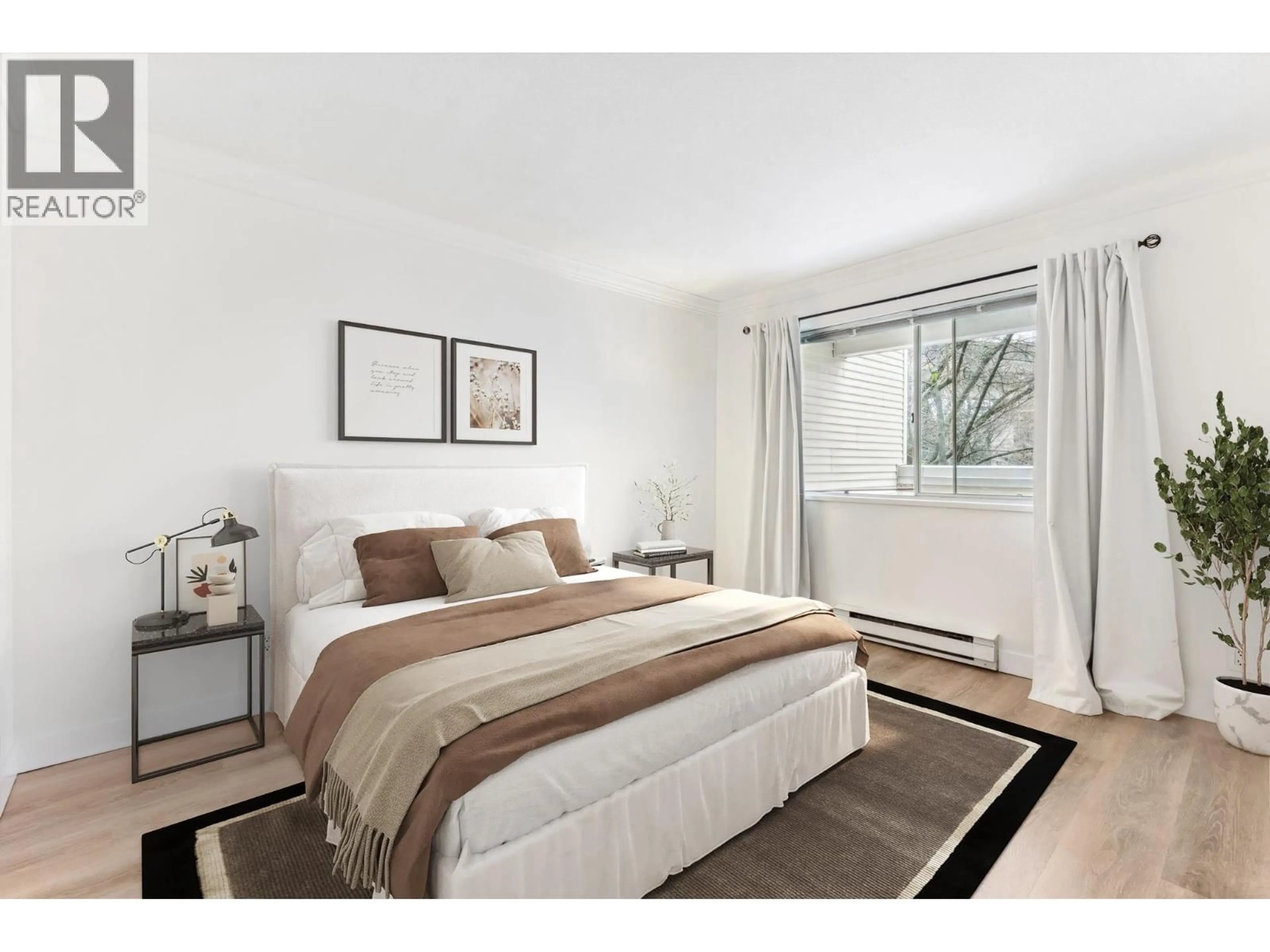 Bedroom with bed, unknown for 212 - 6820 RUMBLE STREET, Burnaby British Columbia V5E4H9