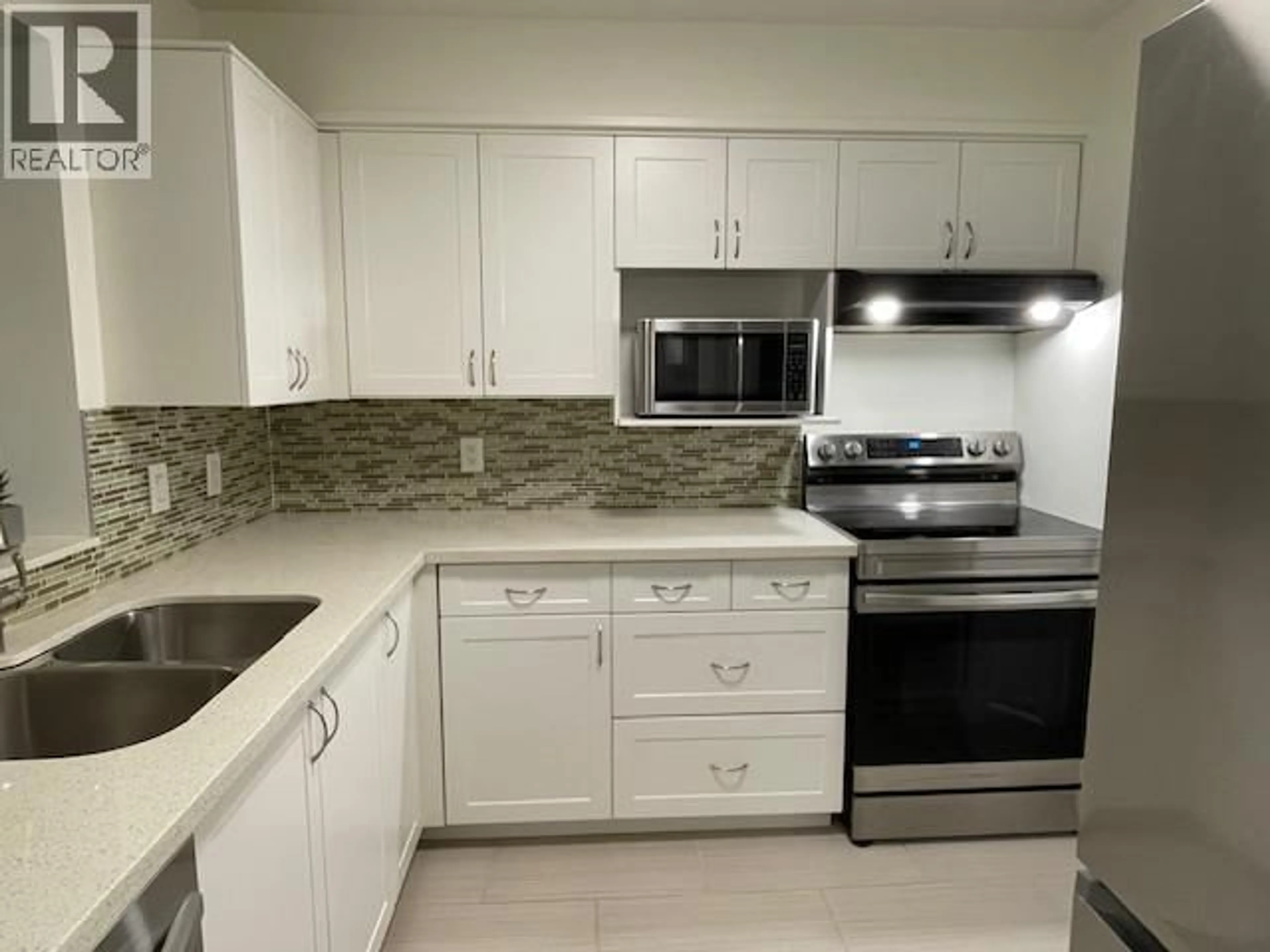 Standard kitchen, ceramic/tile floor for 212 - 6820 RUMBLE STREET, Burnaby British Columbia V5E4H9