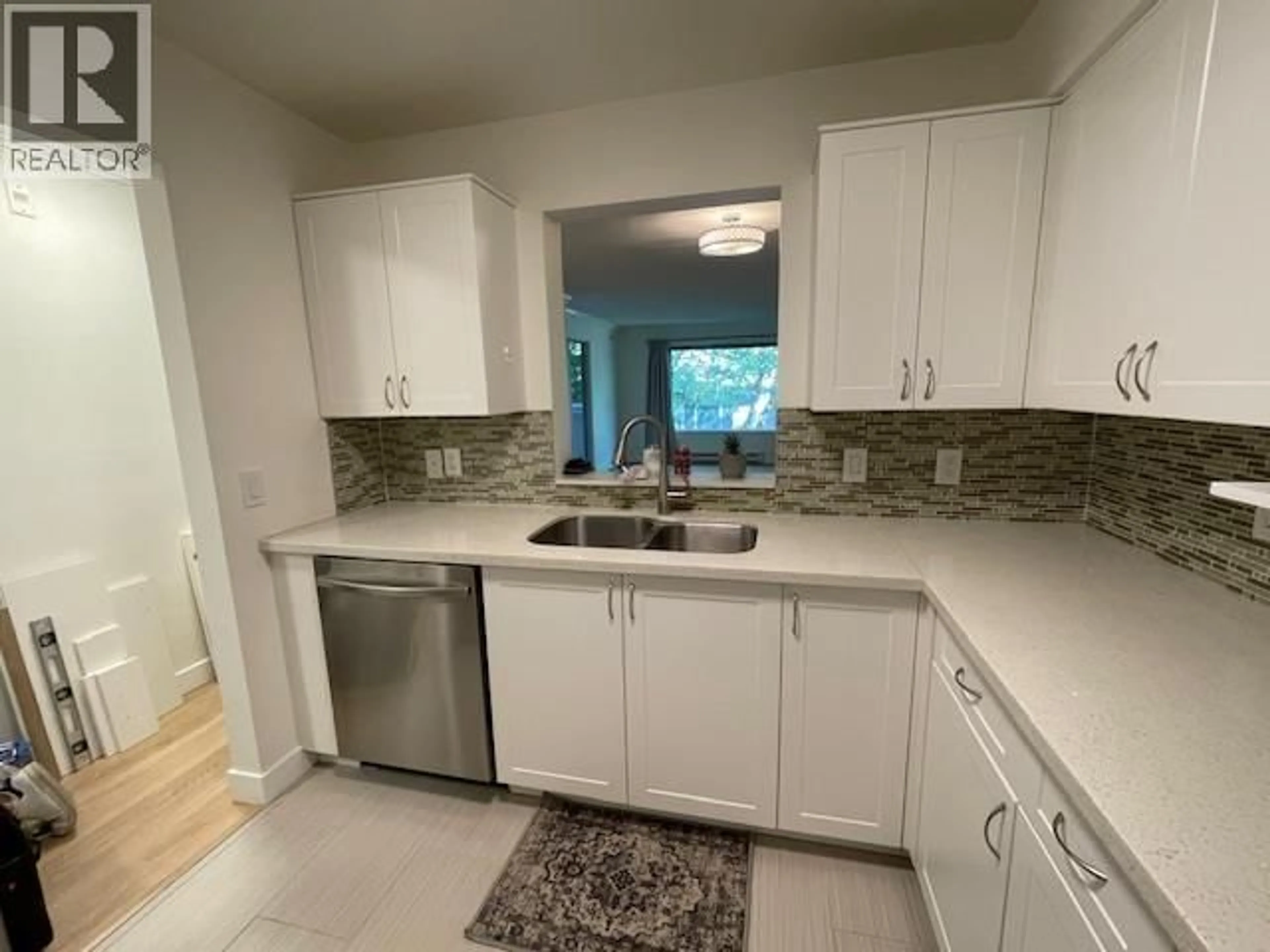 Standard kitchen, ceramic/tile floor for 212 - 6820 RUMBLE STREET, Burnaby British Columbia V5E4H9
