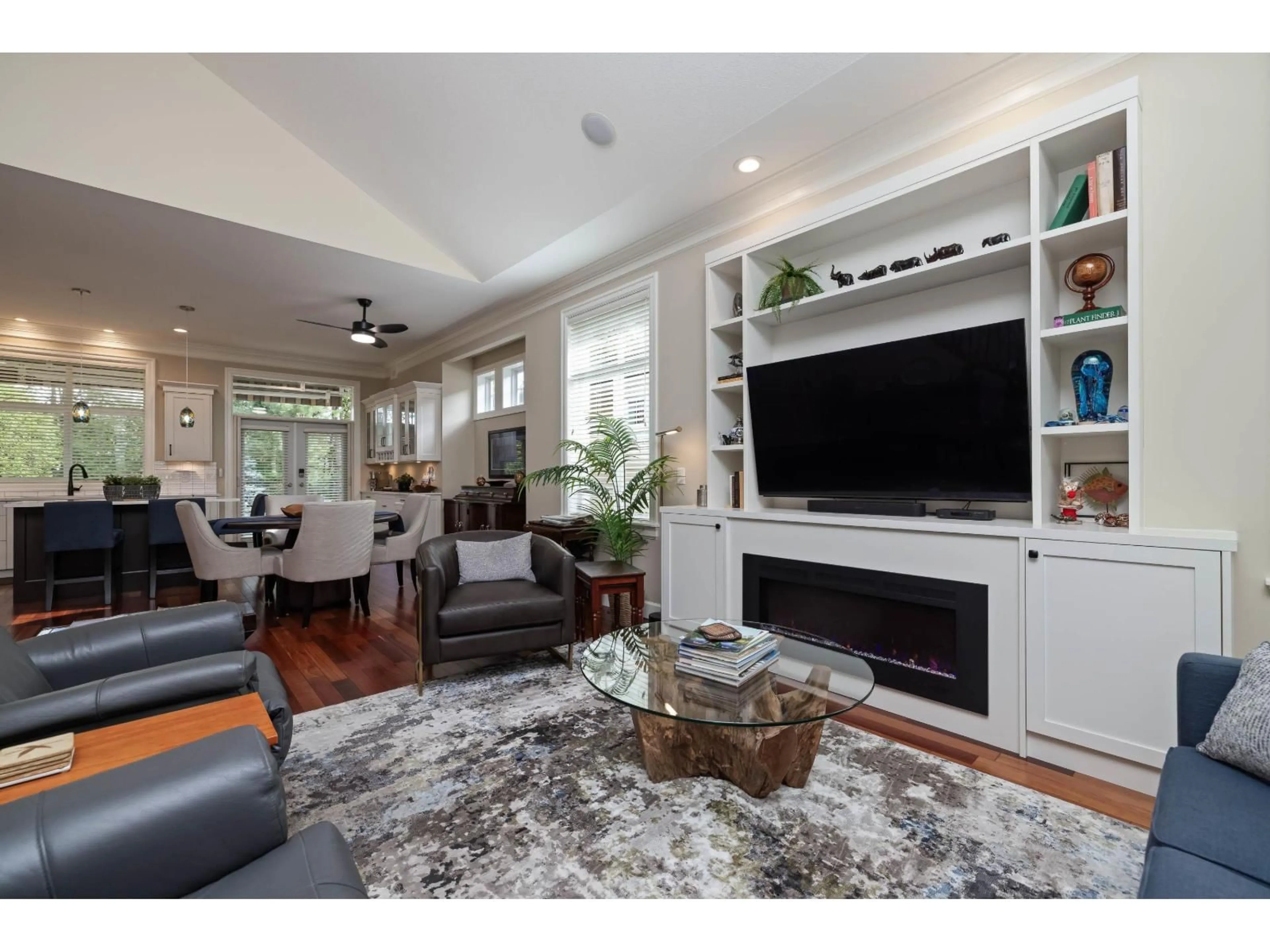Living room with furniture, unknown for 20 - 14655 32, Surrey British Columbia V4P3R6