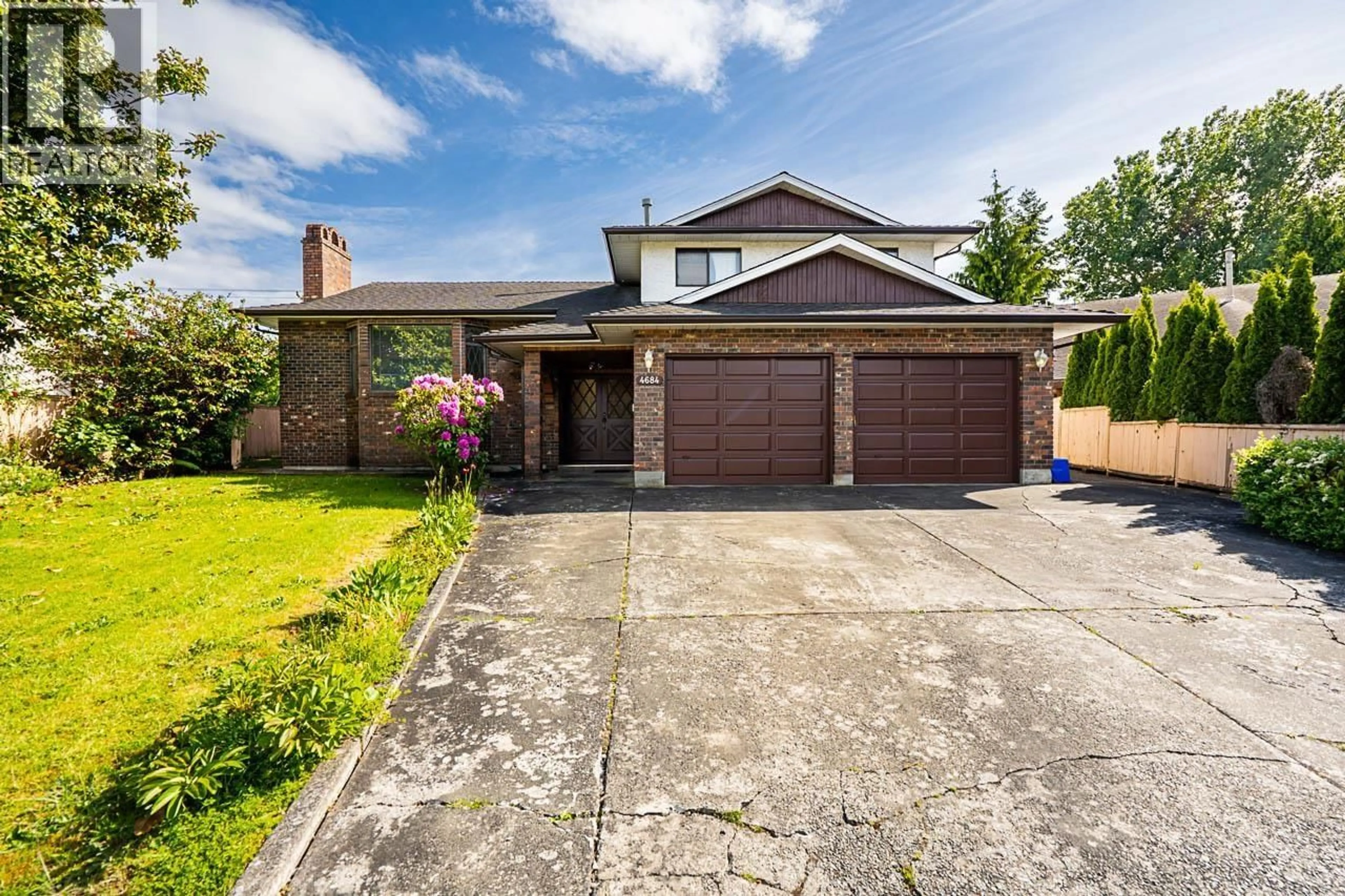 A pic from outside/outdoor area/front of a property/back of a property/a pic from drone, street for 4684 LANCELOT COURT, Richmond British Columbia V7C4S2
