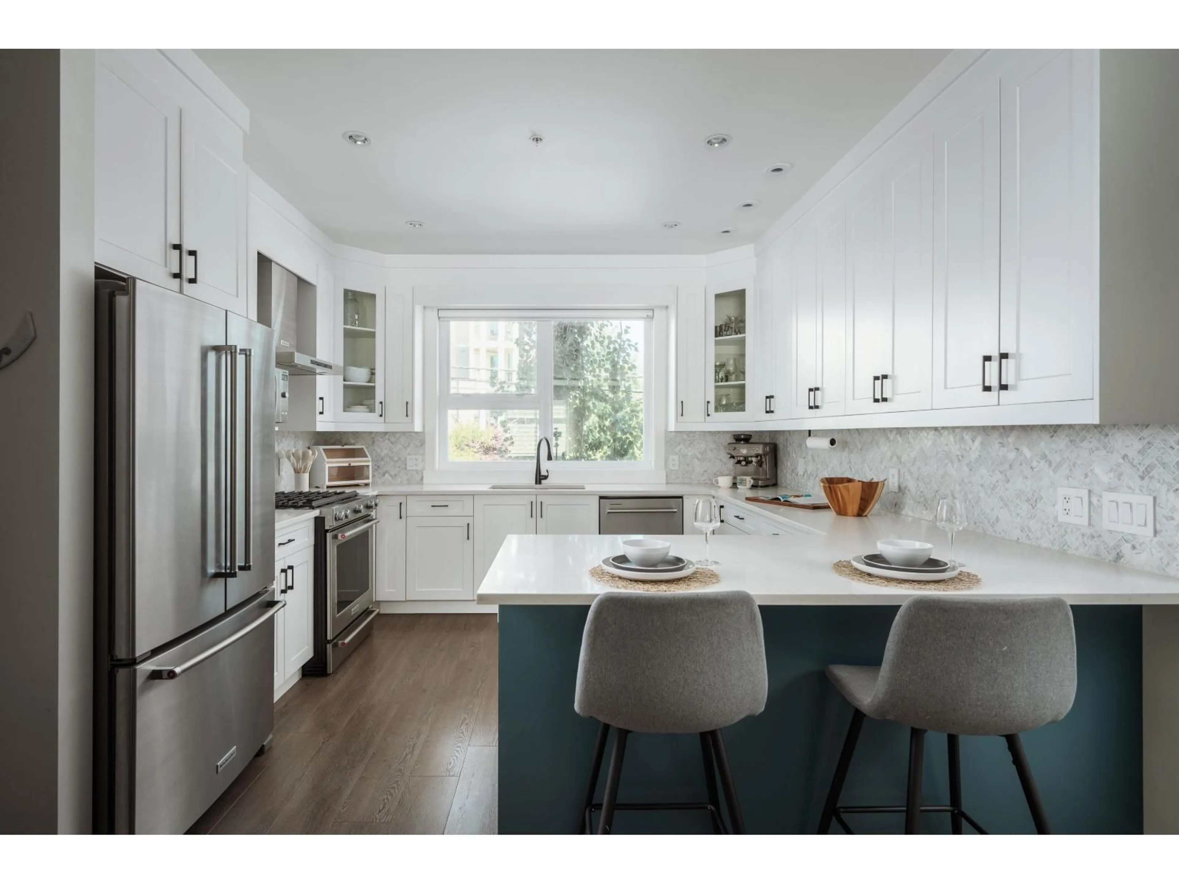 Open concept kitchen, unknown for 9 - 22334 48, Langley British Columbia V3A3N5