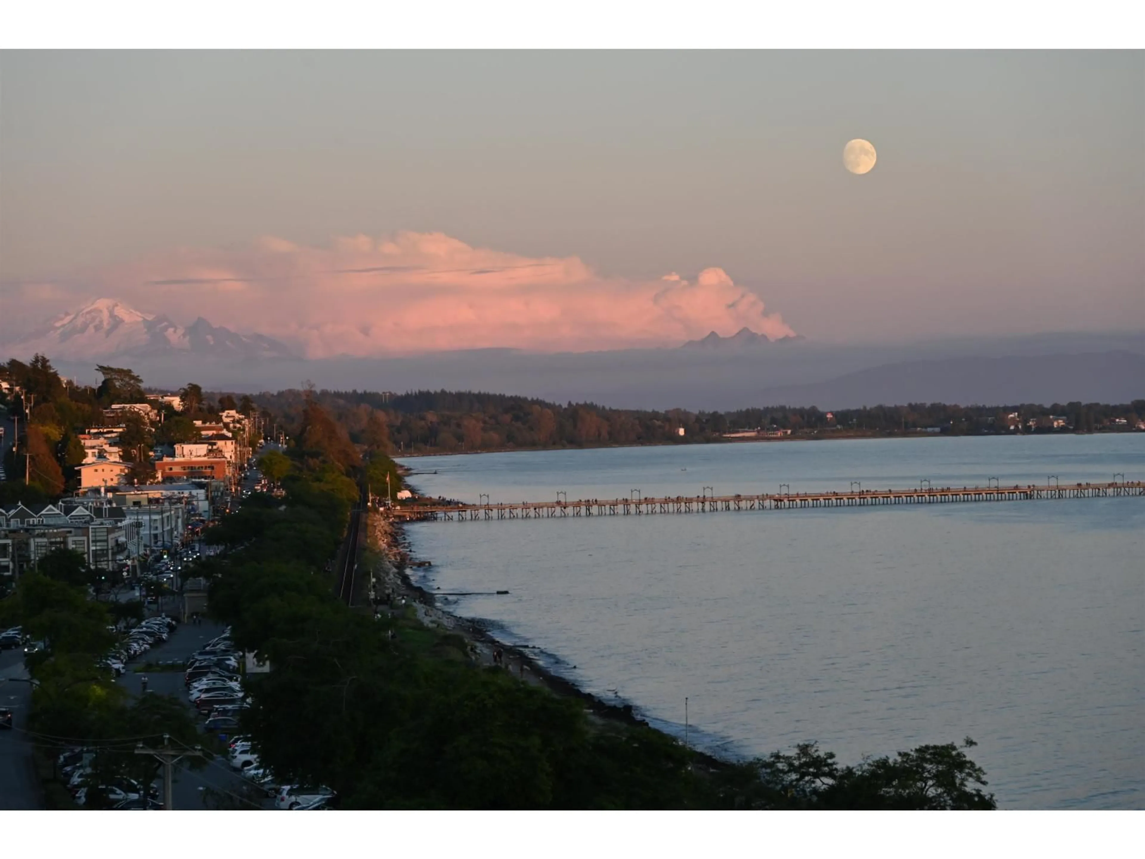 Blurry image for 14501 MARINE, White Rock British Columbia V4B1B4