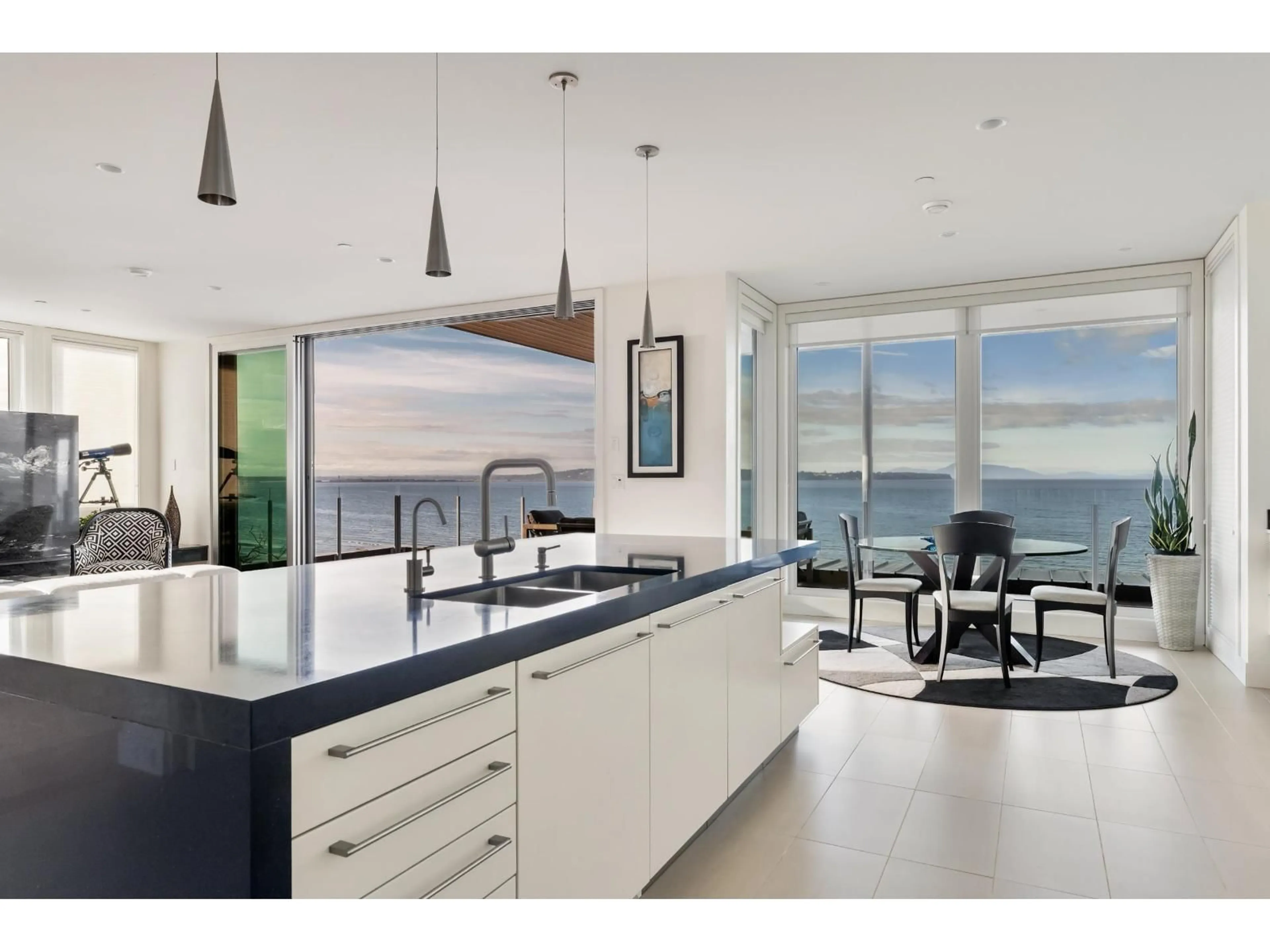 Contemporary kitchen, ceramic/tile floor for 14501 MARINE, White Rock British Columbia V4B1B4