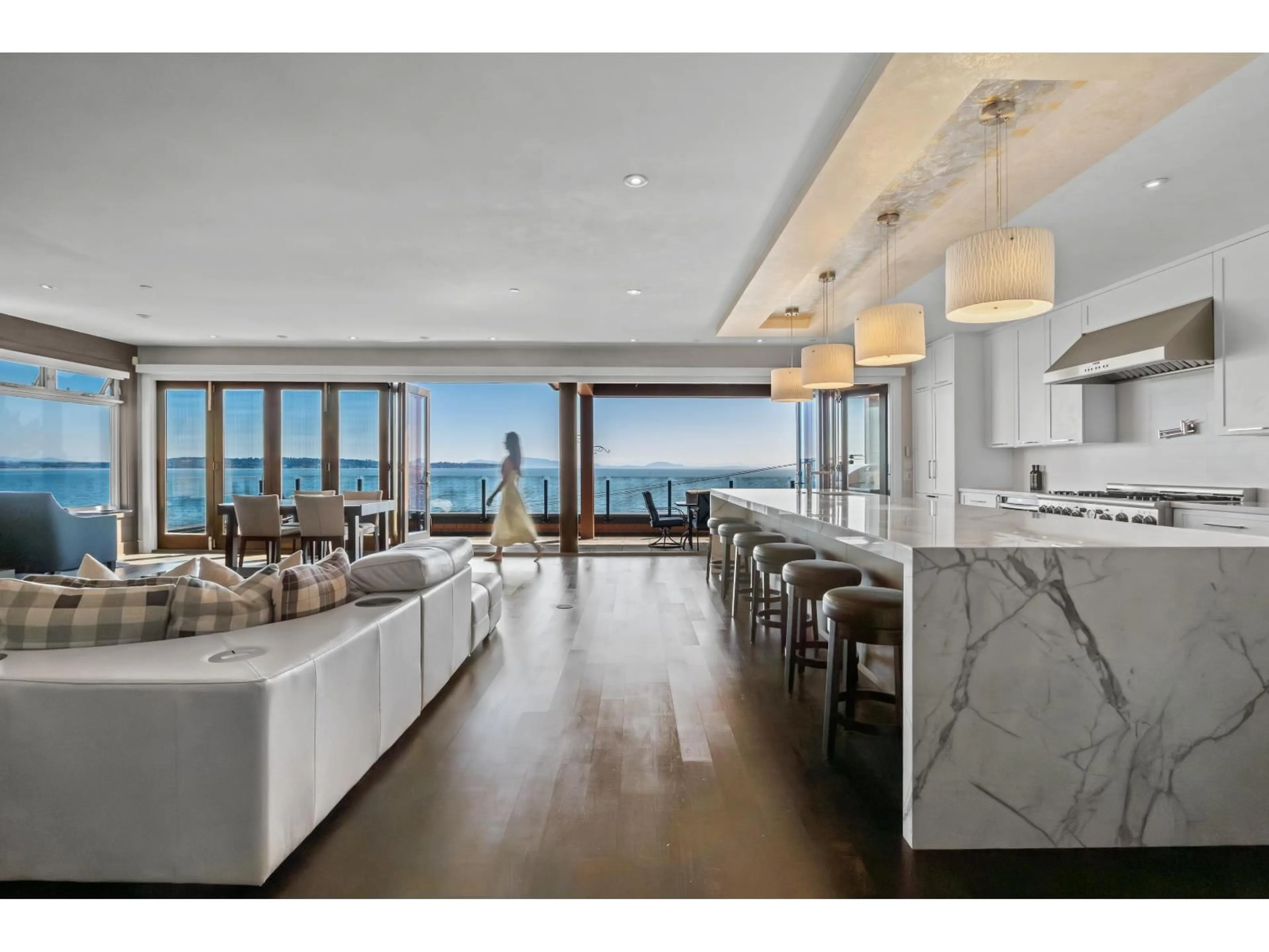 Unknown for 14495 MARINE, White Rock British Columbia V4B1B4