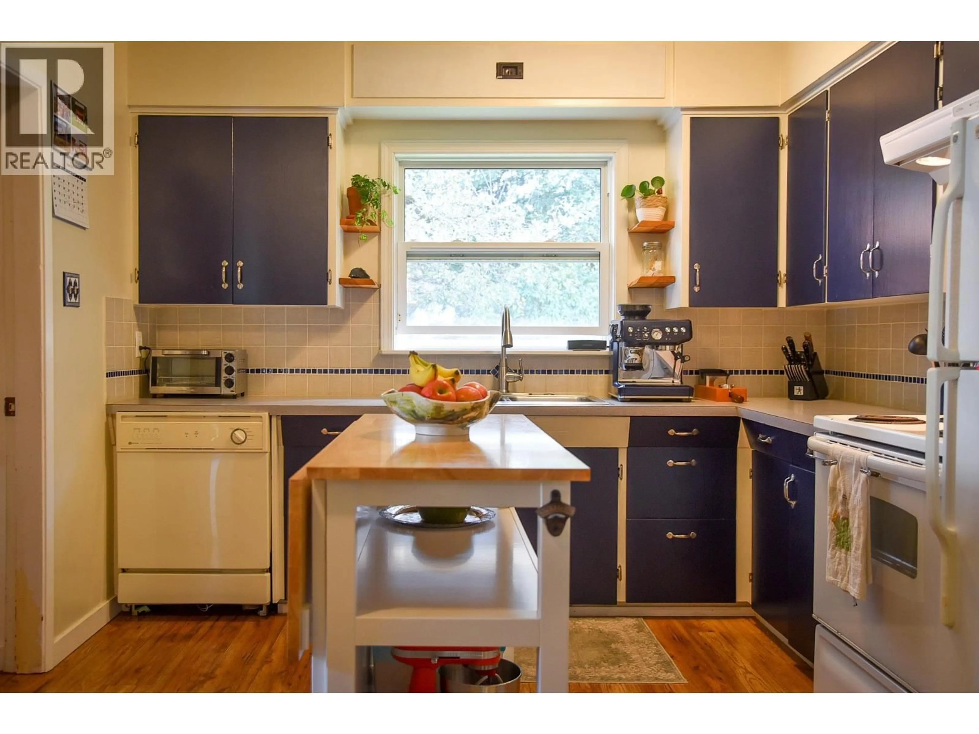 Standard kitchen, wood/laminate floor for 4825 DAVIS AVENUE, Terrace British Columbia V8G1Y2