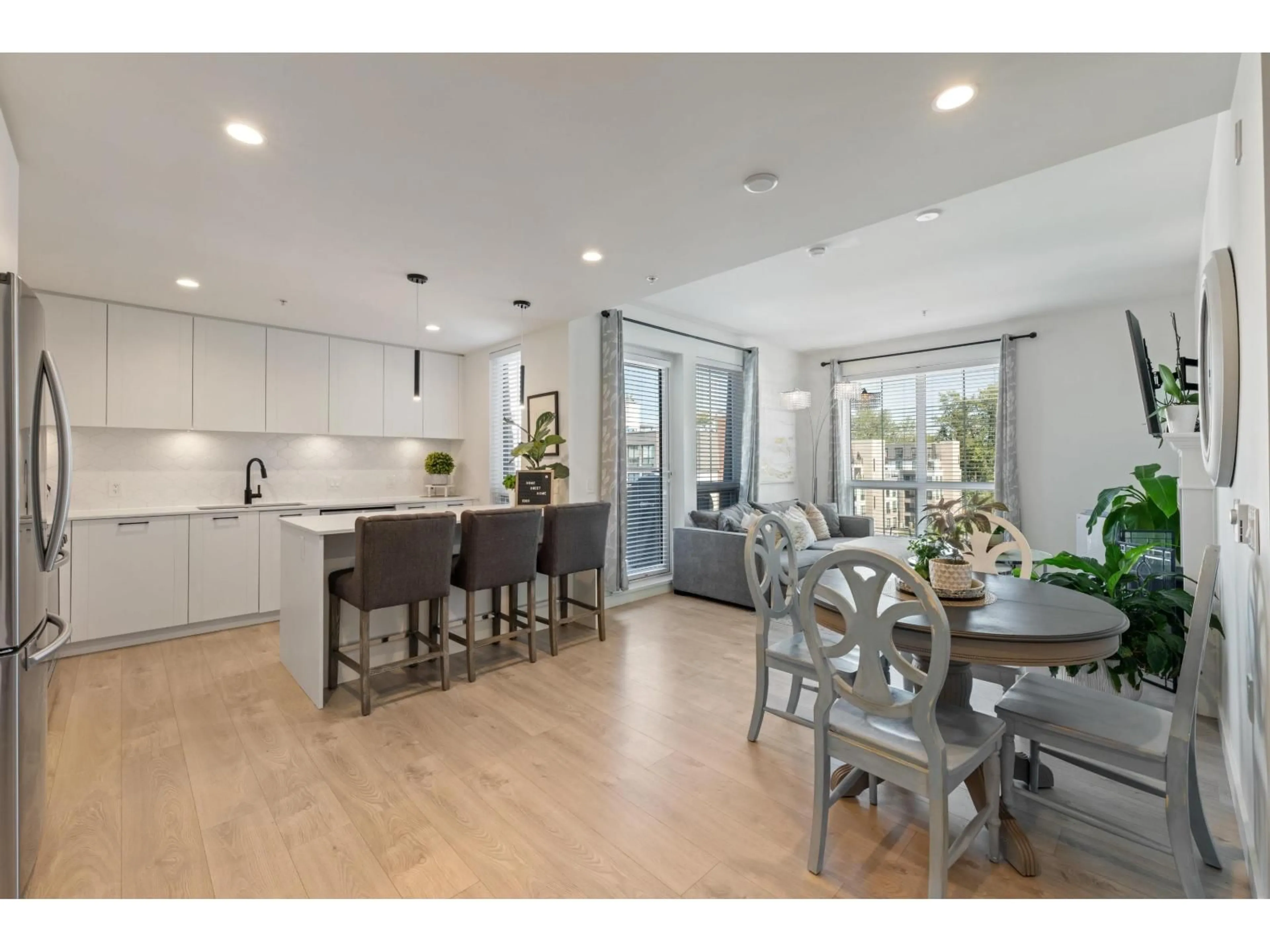 Open concept kitchen, unknown for A603 - 20018 83A, Langley British Columbia V2Y3P2
