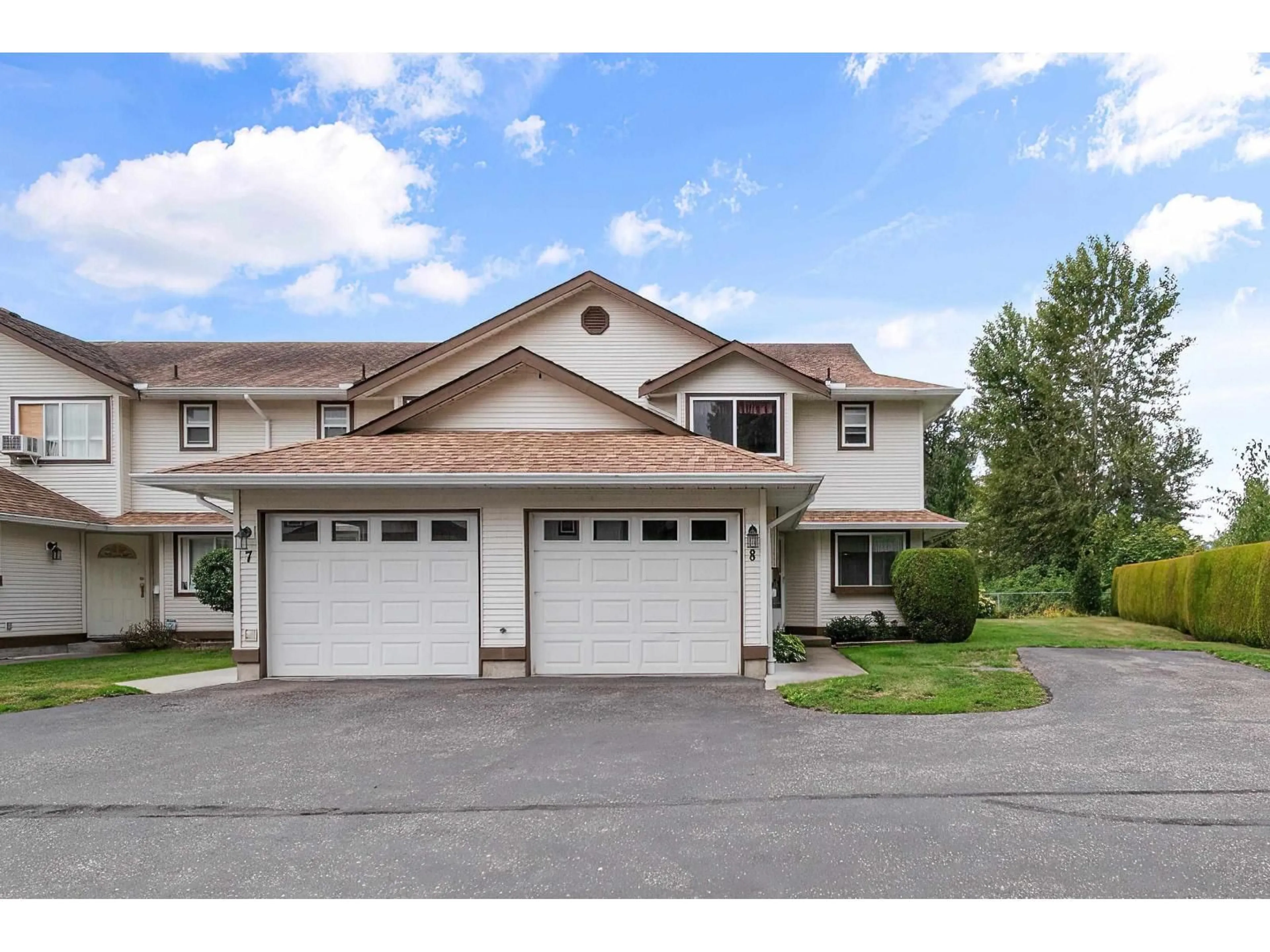 Unknown for 8 - 46349 CESSNA DRIVE, Chilliwack British Columbia V2P1A7