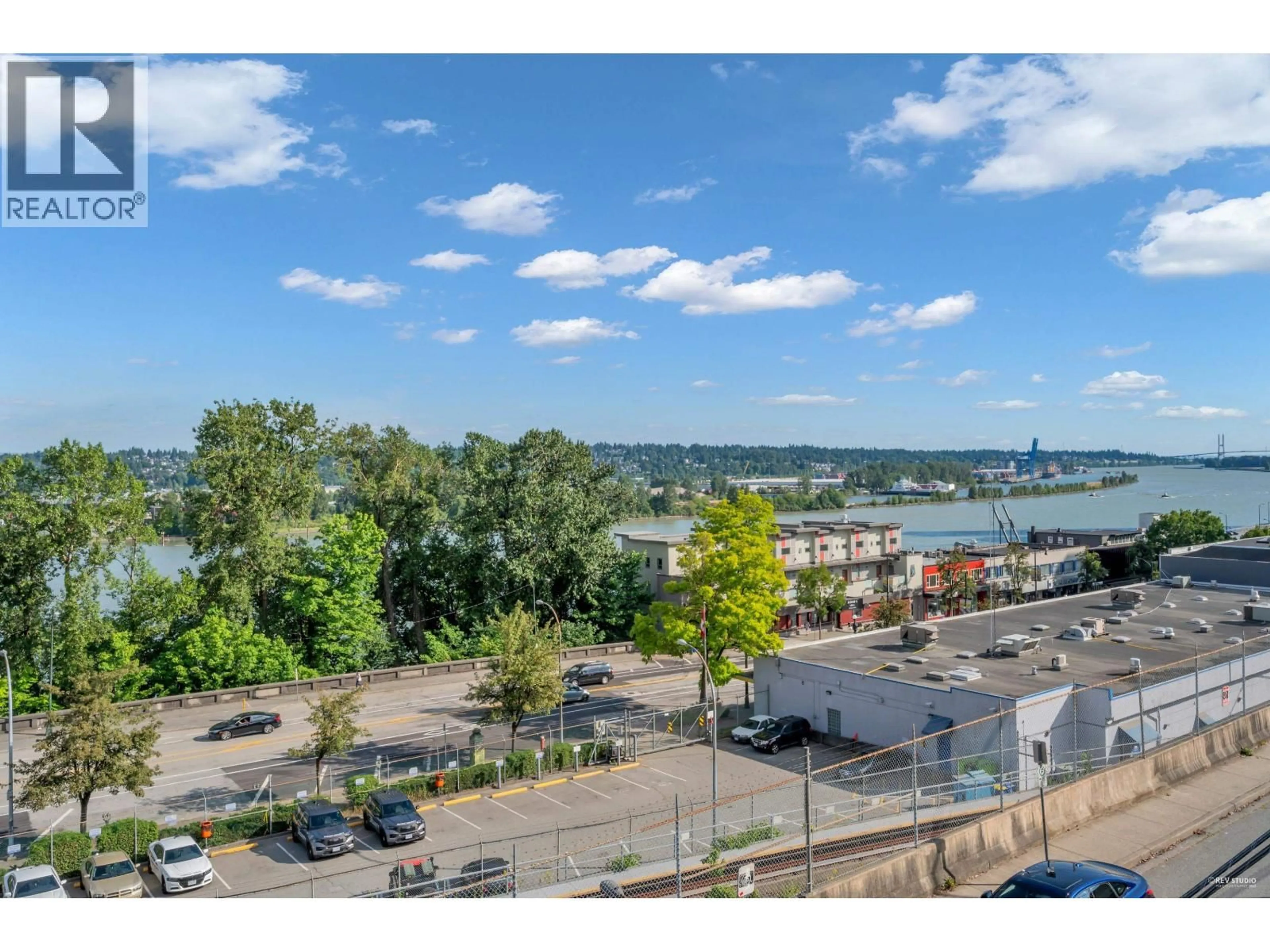 A pic from outside/outdoor area/front of a property/back of a property/a pic from drone, water/lake/river/ocean view for 302 - 218 CARNARVON STREET, New Westminster British Columbia V3L1B8