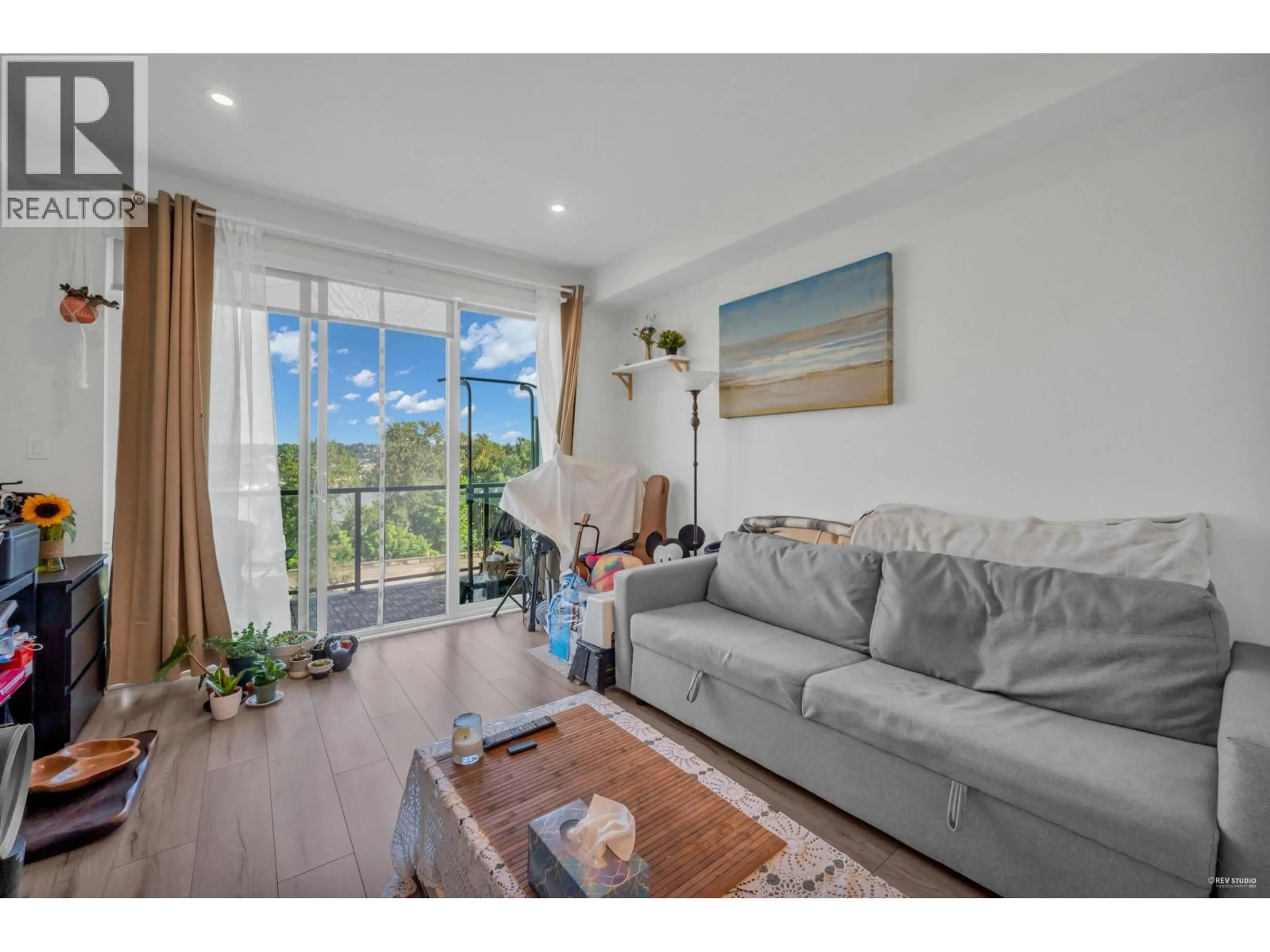 Living room with furniture, wood/laminate floor for 302 - 218 CARNARVON STREET, New Westminster British Columbia V3L1B8