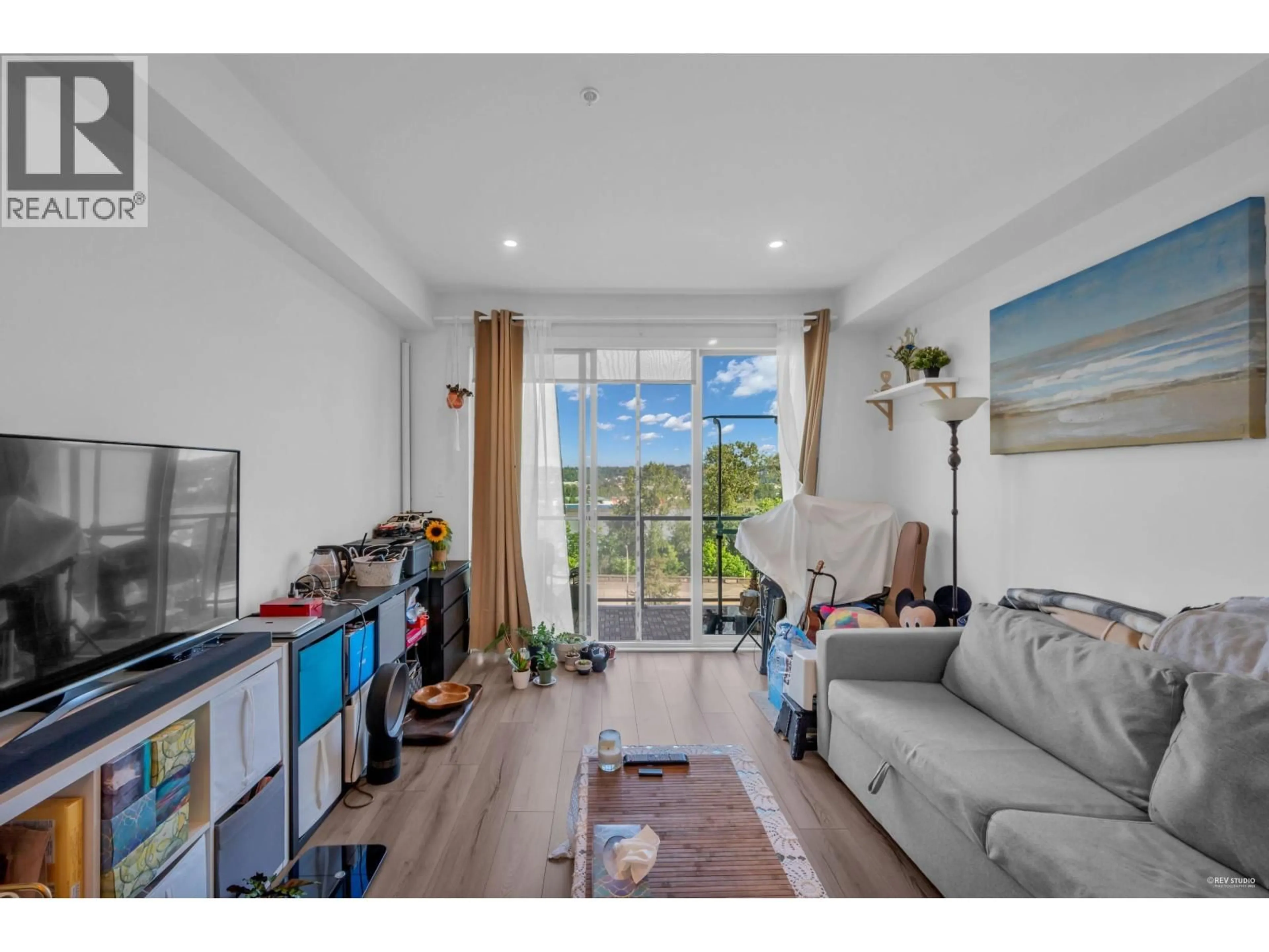Living room with furniture, wood/laminate floor for 302 - 218 CARNARVON STREET, New Westminster British Columbia V3L1B8
