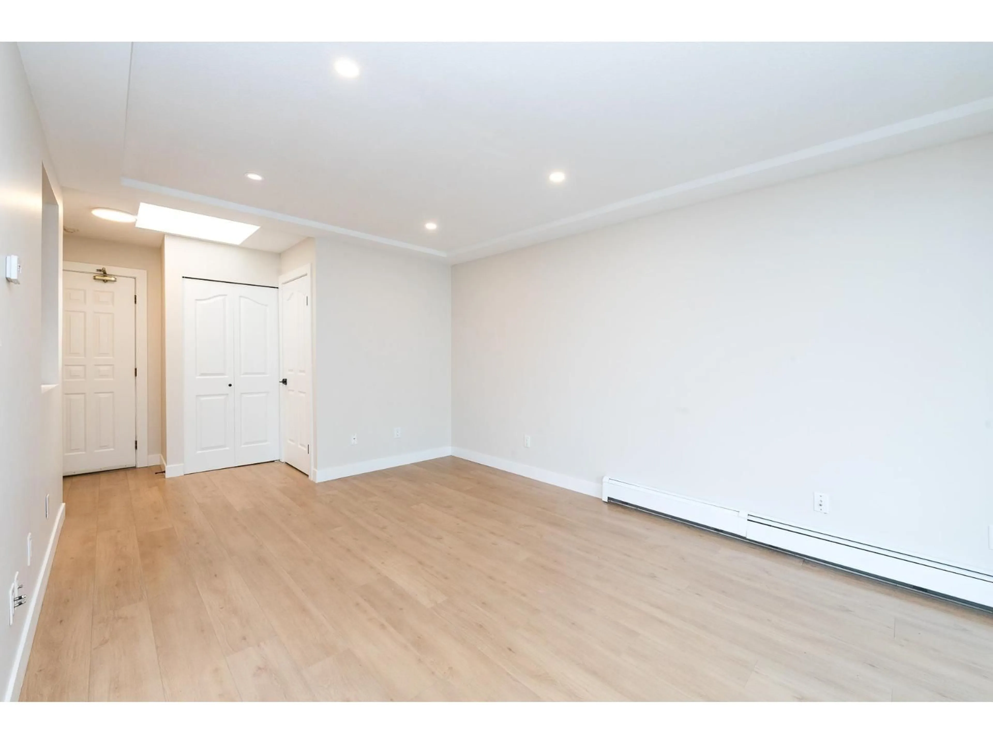A pic of a room for 304 - 33401 MAYFAIR, Abbotsford British Columbia V2S6Z2
