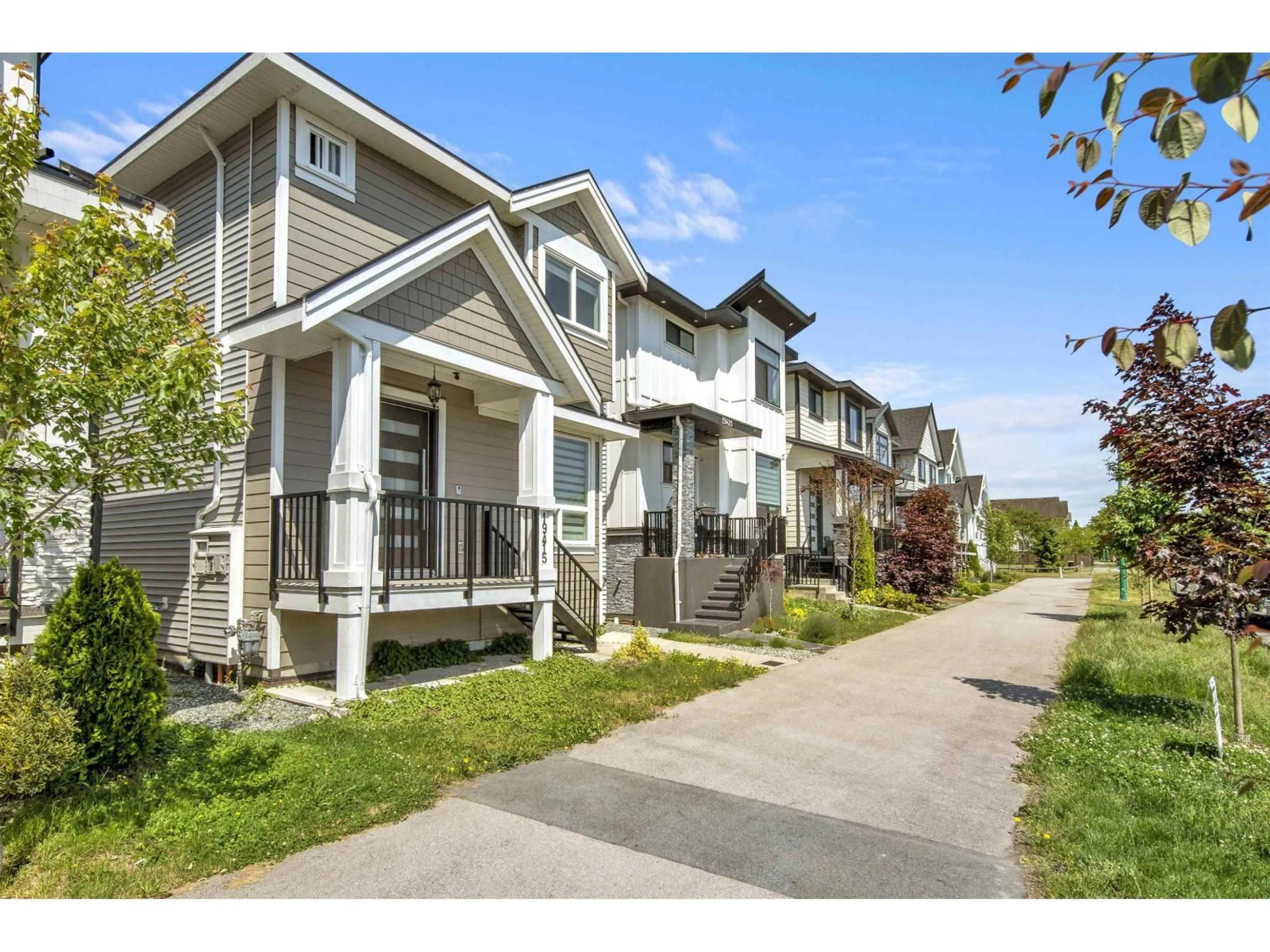 Home with vinyl exterior material, street for 19415 70, Surrey British Columbia V4N1N2