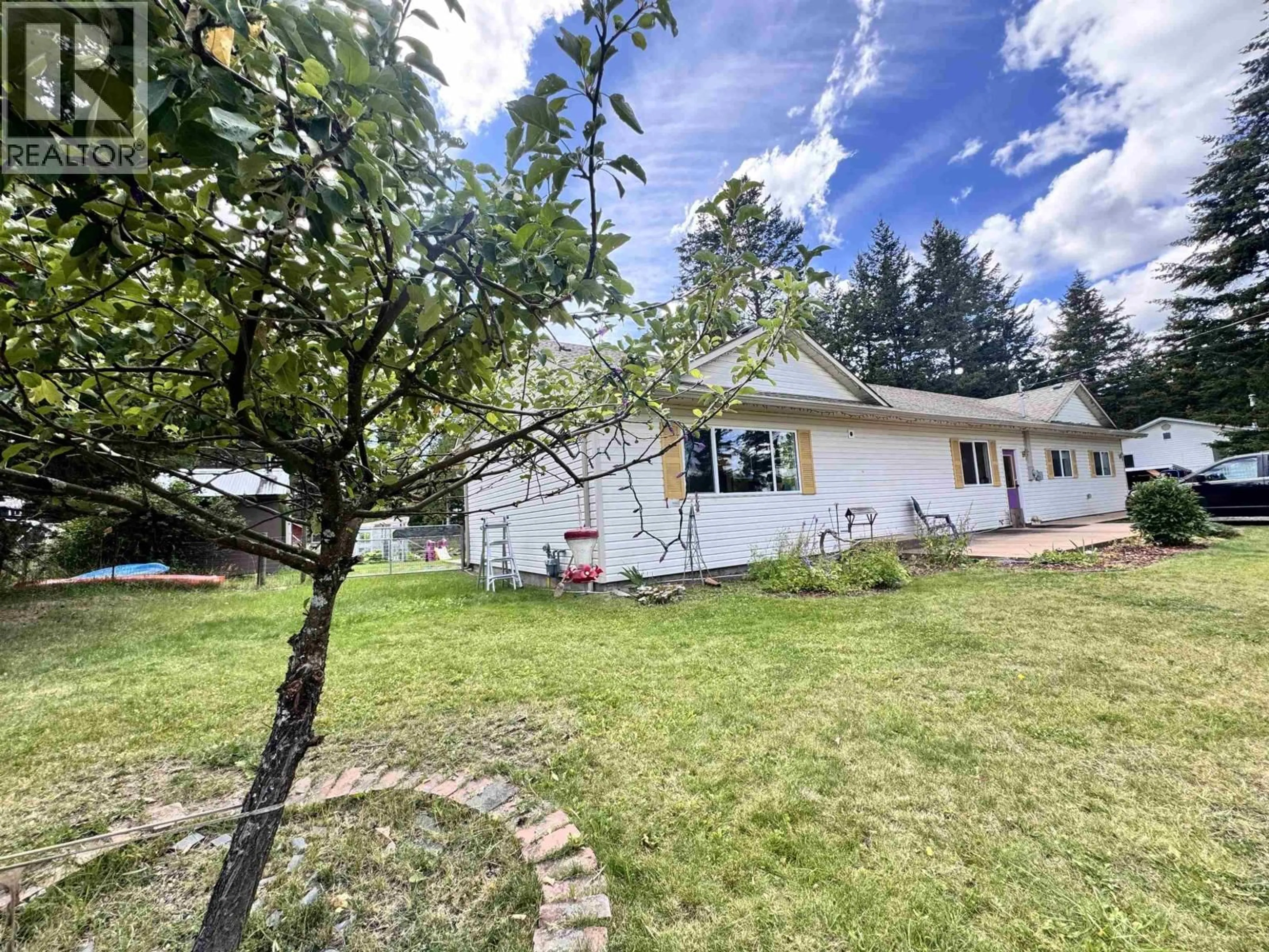 A pic from outside/outdoor area/front of a property/back of a property/a pic from drone, unknown for 4990 DONSLEEQUA ROAD, 108 Mile Ranch British Columbia V0K2Z0