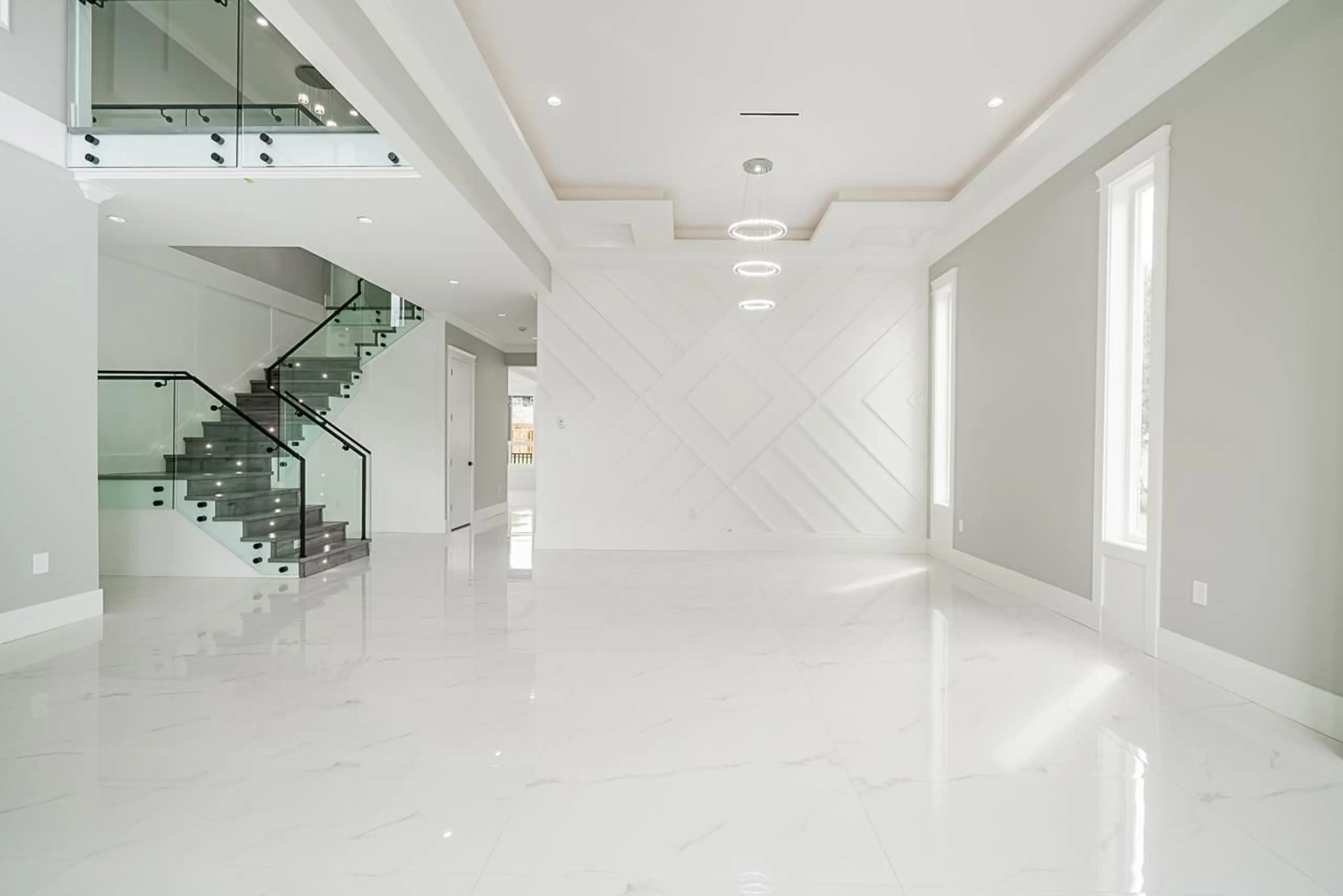 Indoor foyer for 13978 113A, Surrey British Columbia V3R2K2
