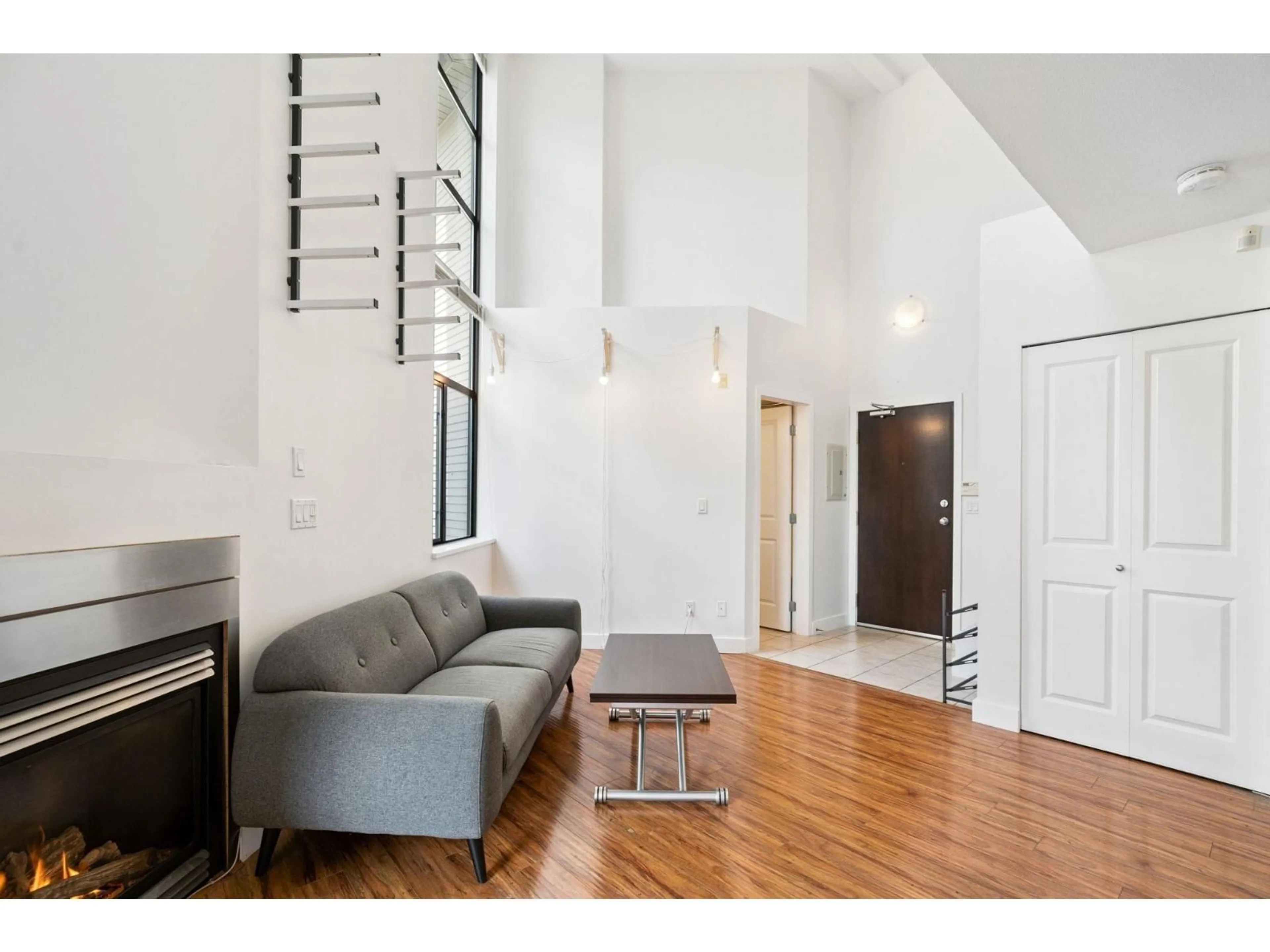 Living room with furniture, unknown for 415 - 10866 CITY, Surrey British Columbia V3T5W9
