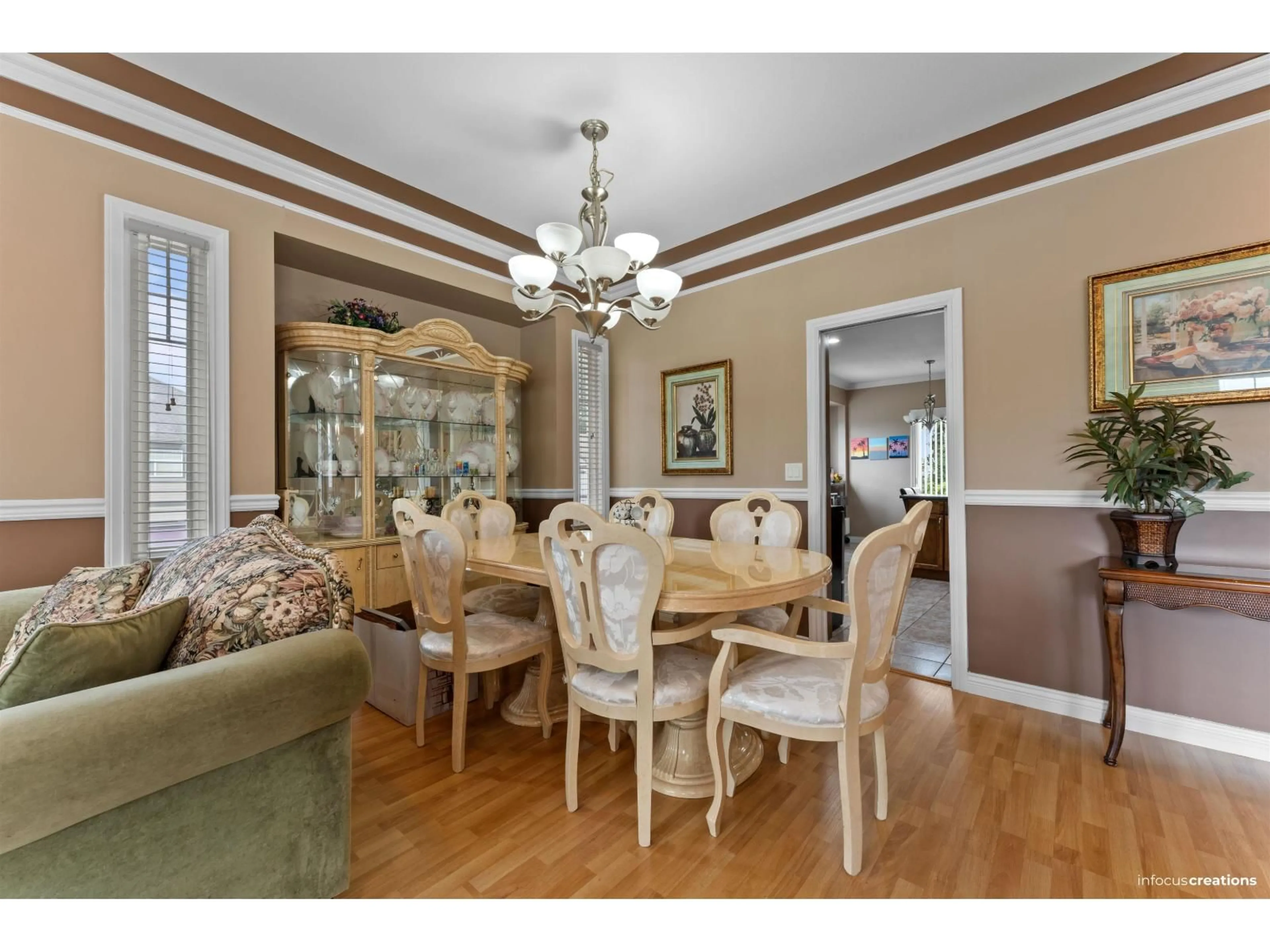 Dining room, wood/laminate floor for 32652 LIGHTBODY, Mission British Columbia V4S1M2
