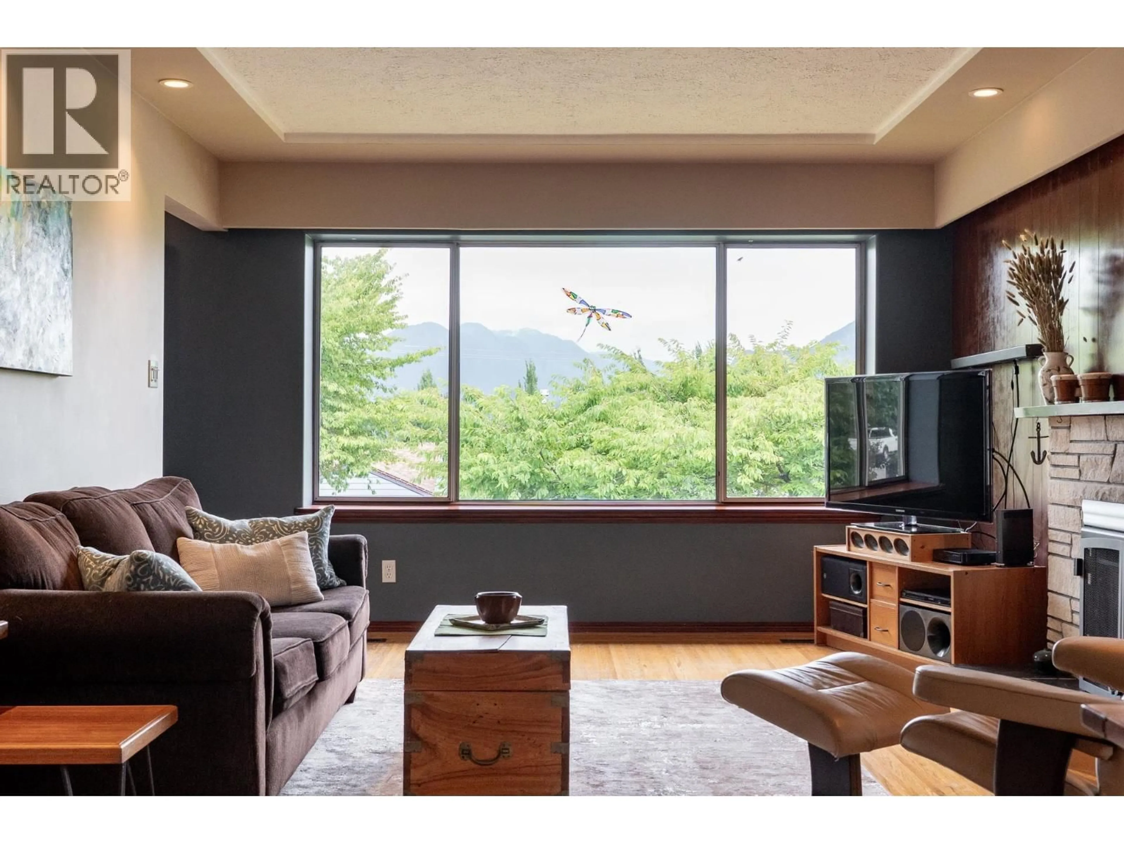 Unknown for 4362 CAMBRIDGE STREET, Burnaby British Columbia V5C1H4
