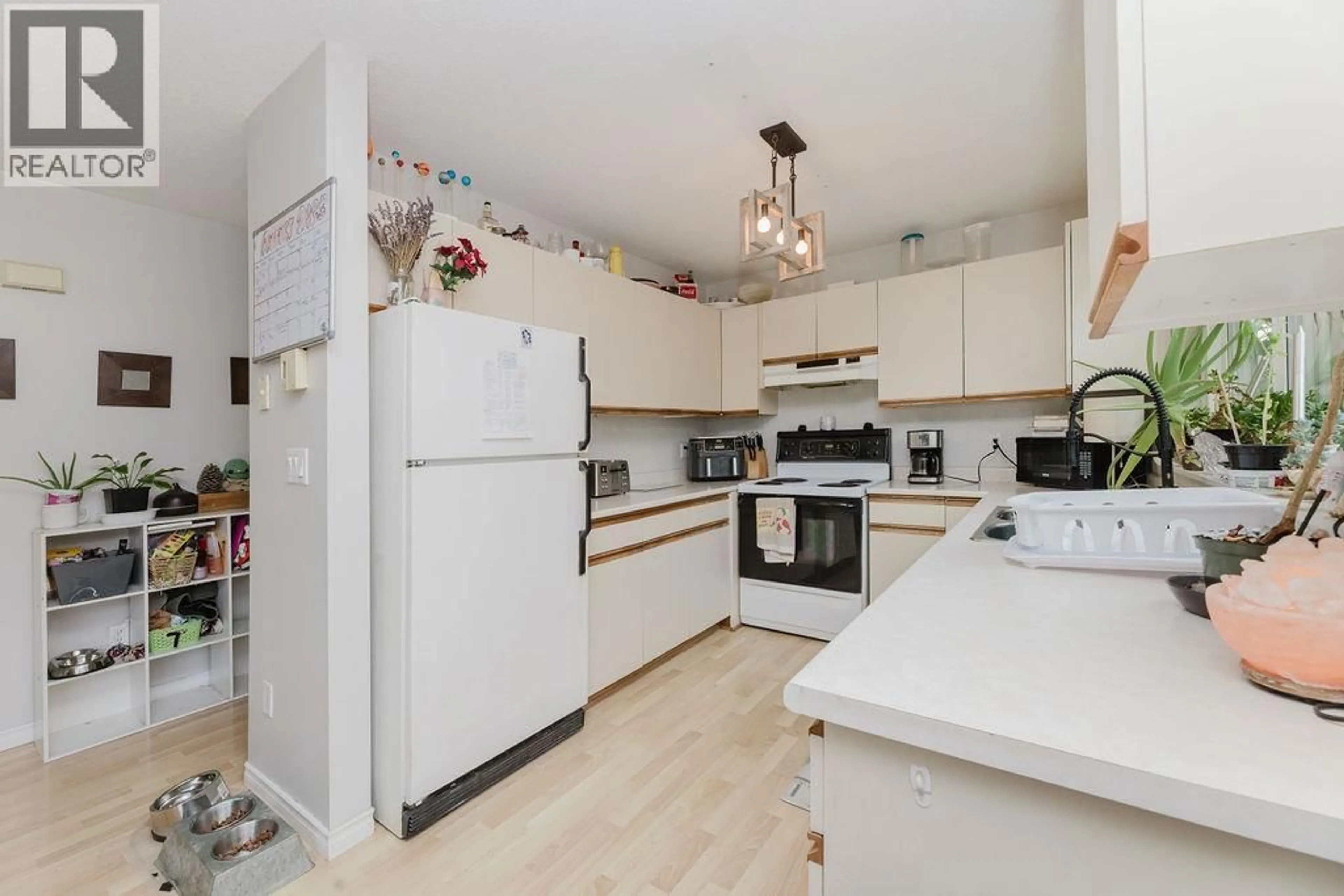 Open concept kitchen, unknown for 22 - 5761 WHARF AVENUE, Sechelt British Columbia V0N3A0