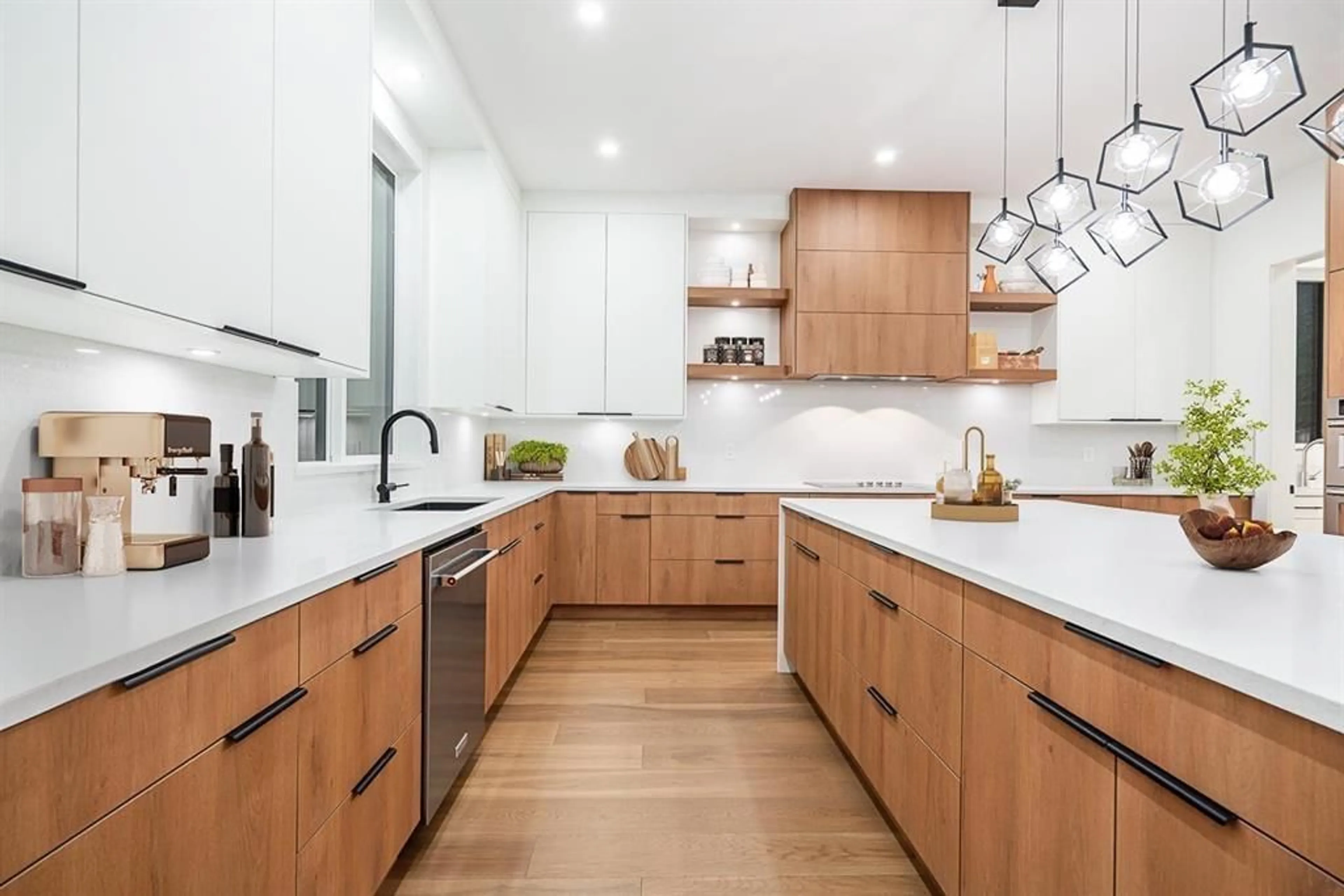 Contemporary kitchen, unknown for 12441 58A, Surrey British Columbia V3X1X6