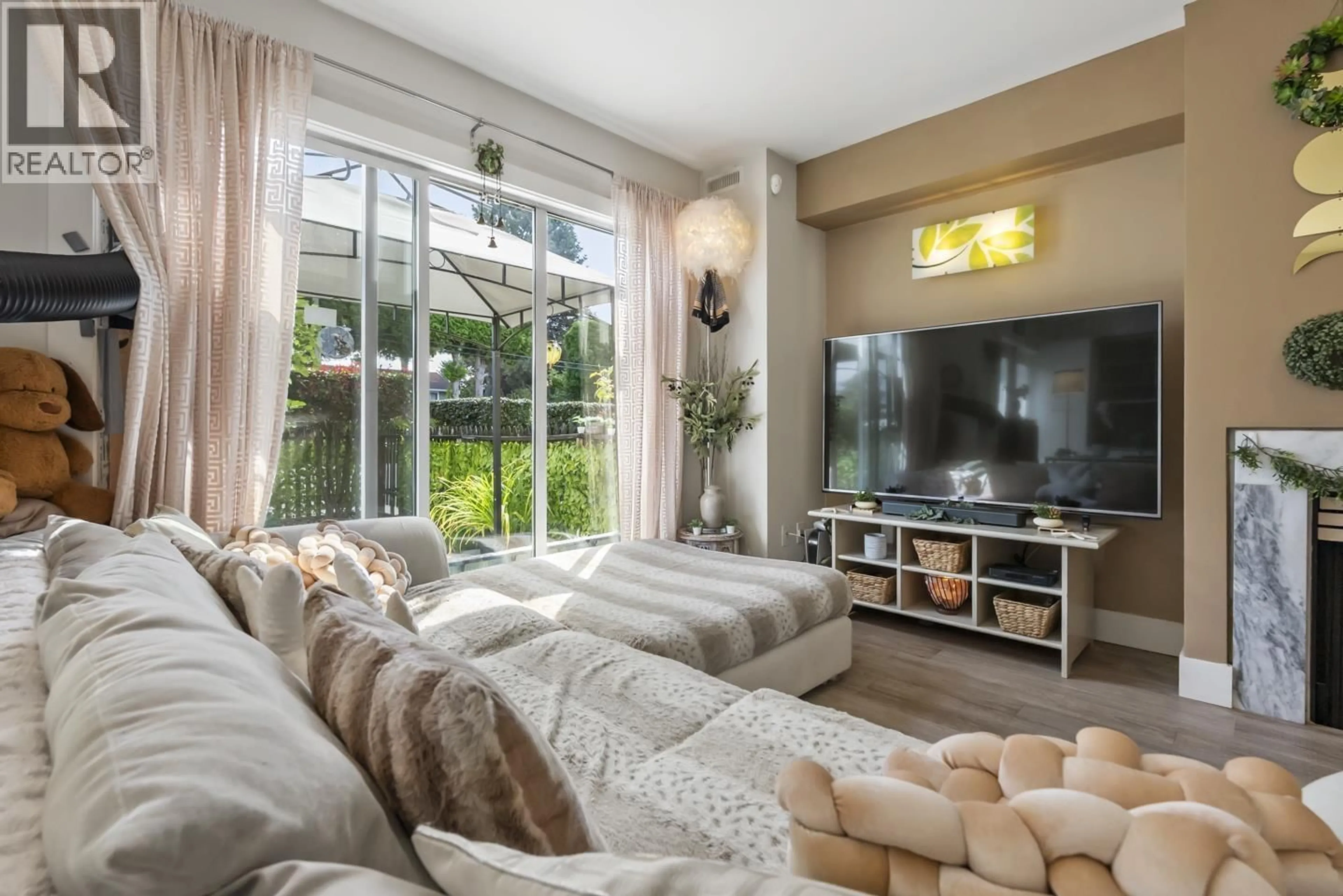 Living room with furniture, unknown for 103 - 2211 NO 4 ROAD, Richmond British Columbia V6X3X1