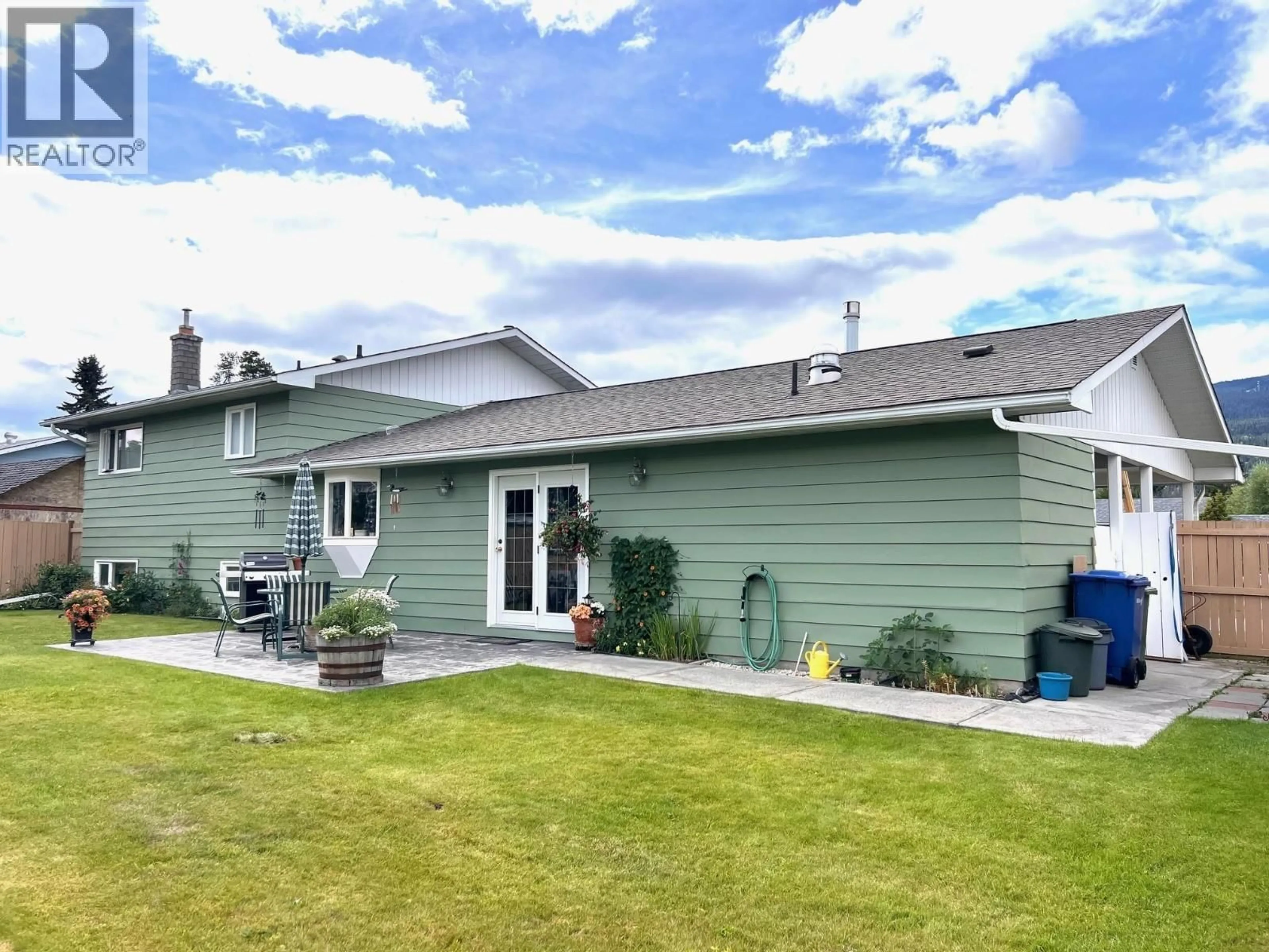 Home with vinyl exterior material, unknown for 4172 7TH AVENUE, Smithers British Columbia V0J2N0