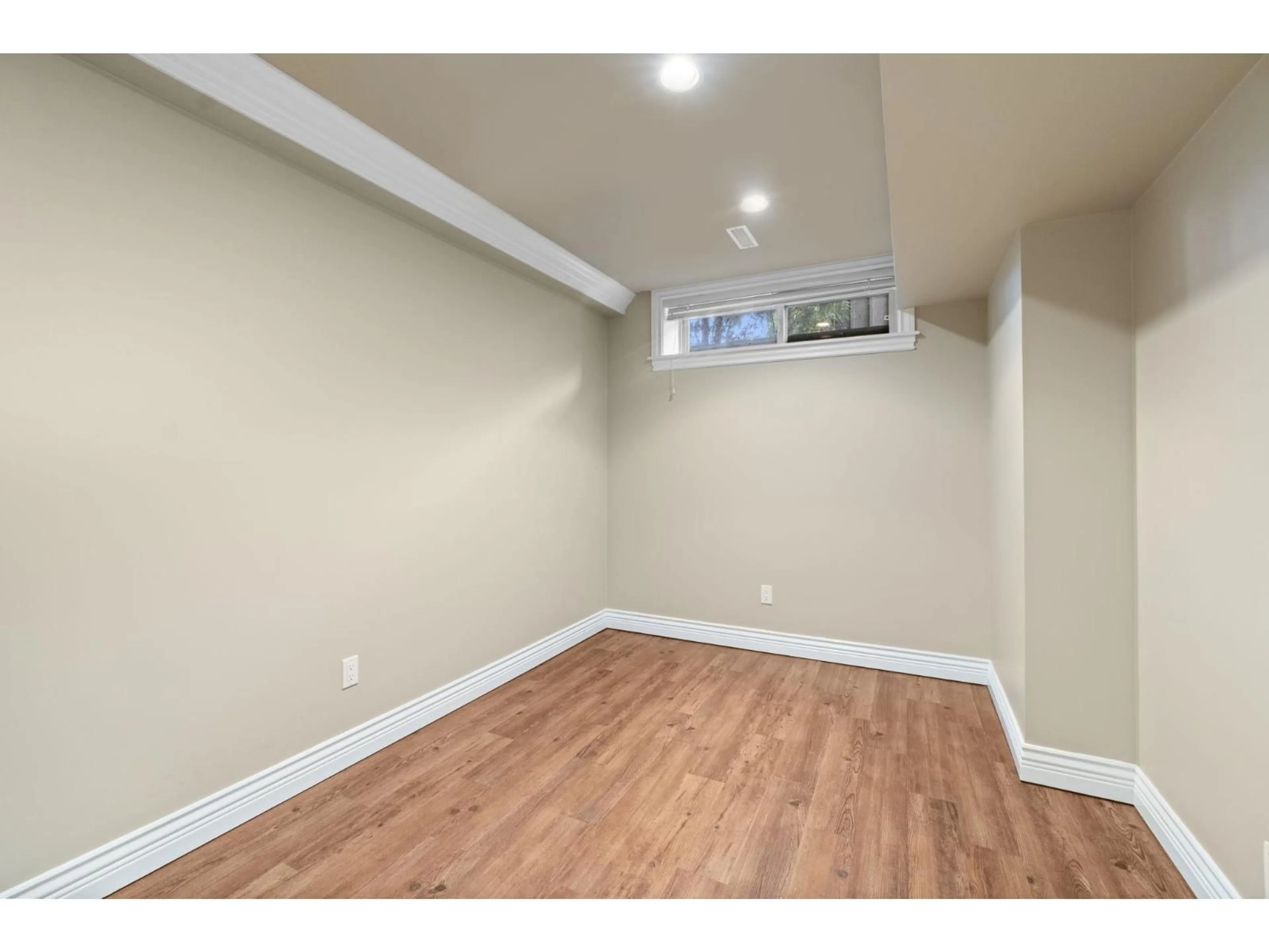 A pic of a room for 3918 156B, Surrey British Columbia V3Z0K8