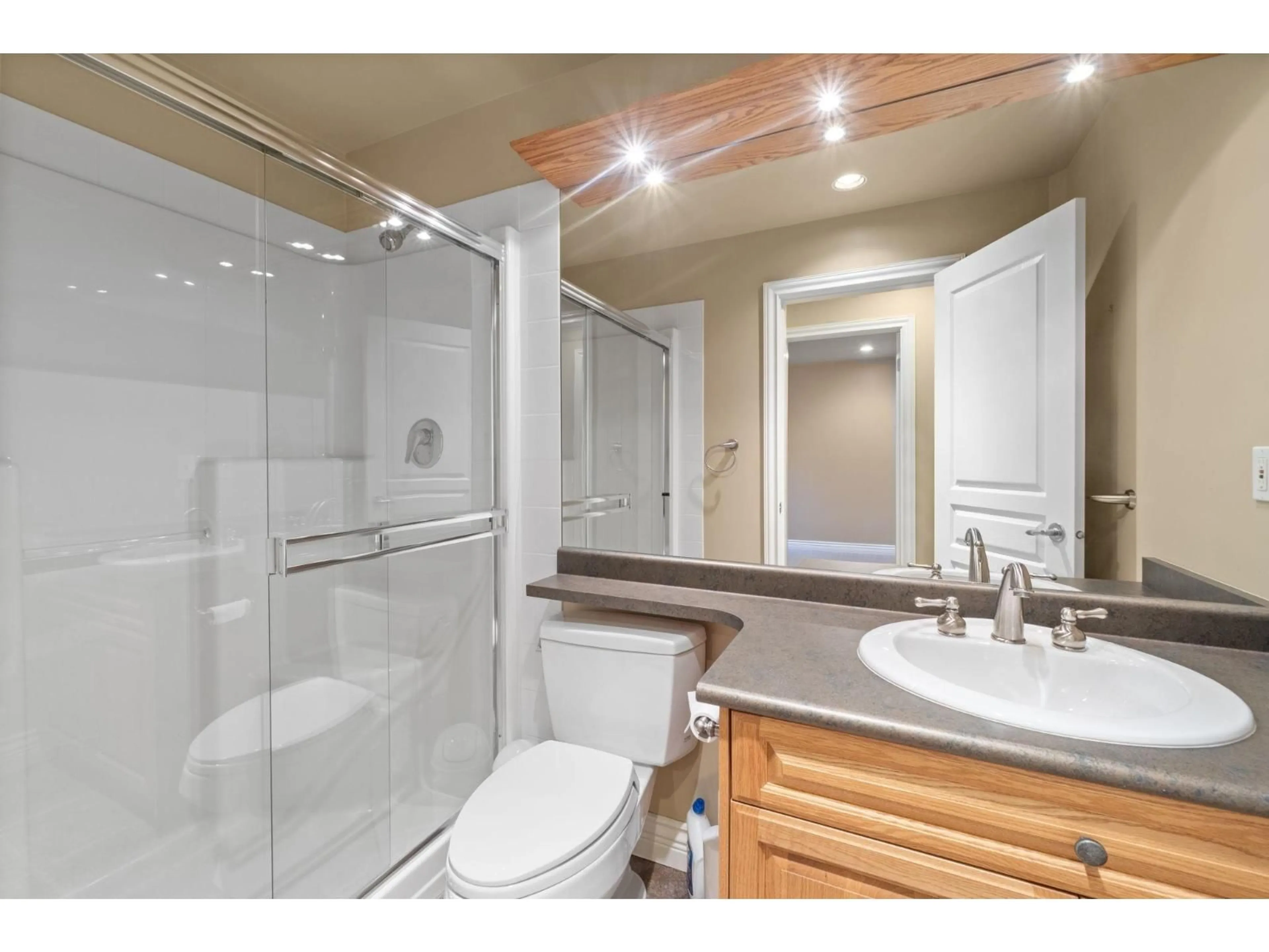 Standard bathroom, unknown for 3918 156B, Surrey British Columbia V3Z0K8