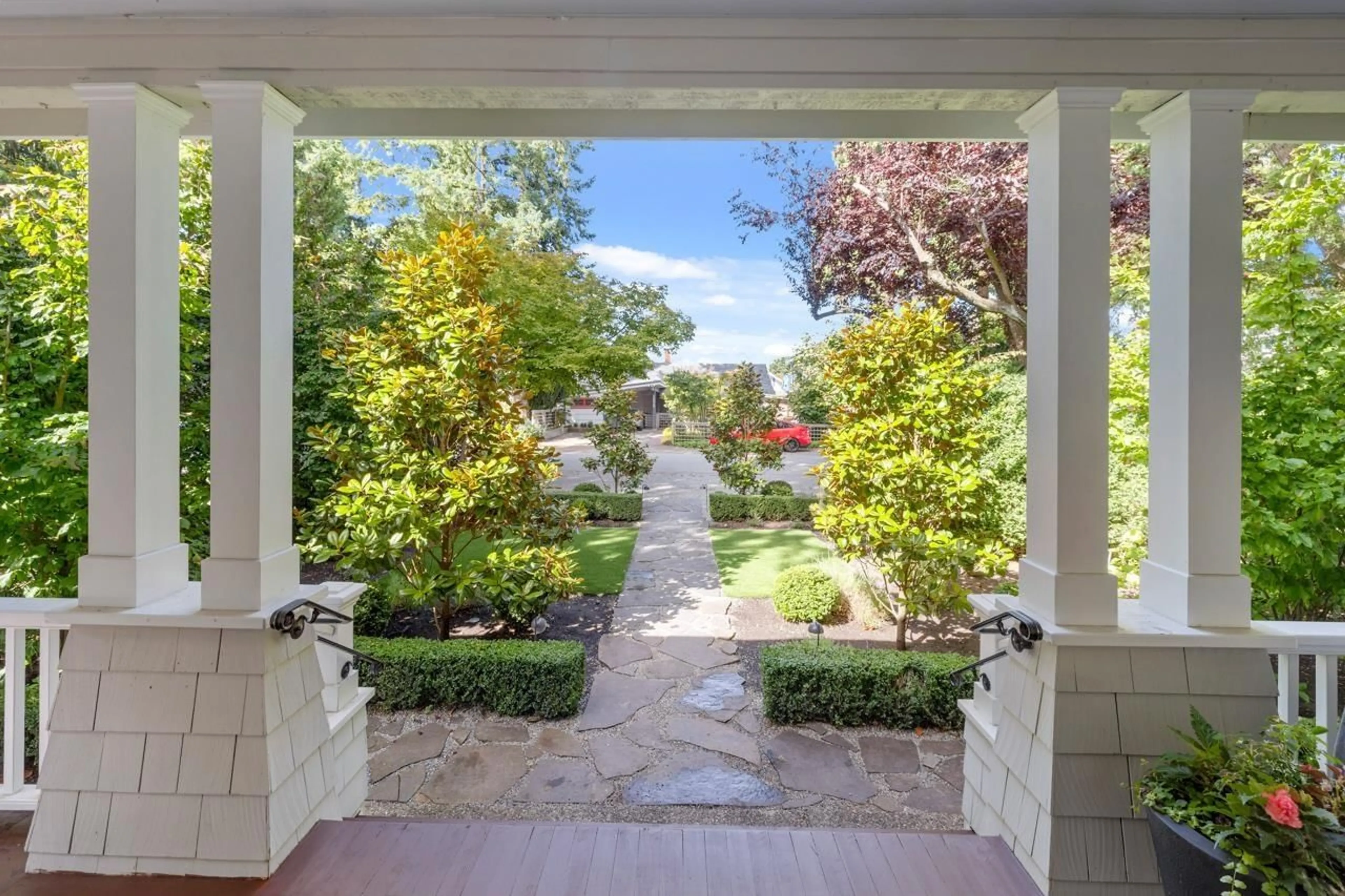 Patio, street for 2676 MCBRIDE, Surrey British Columbia V4A3G1