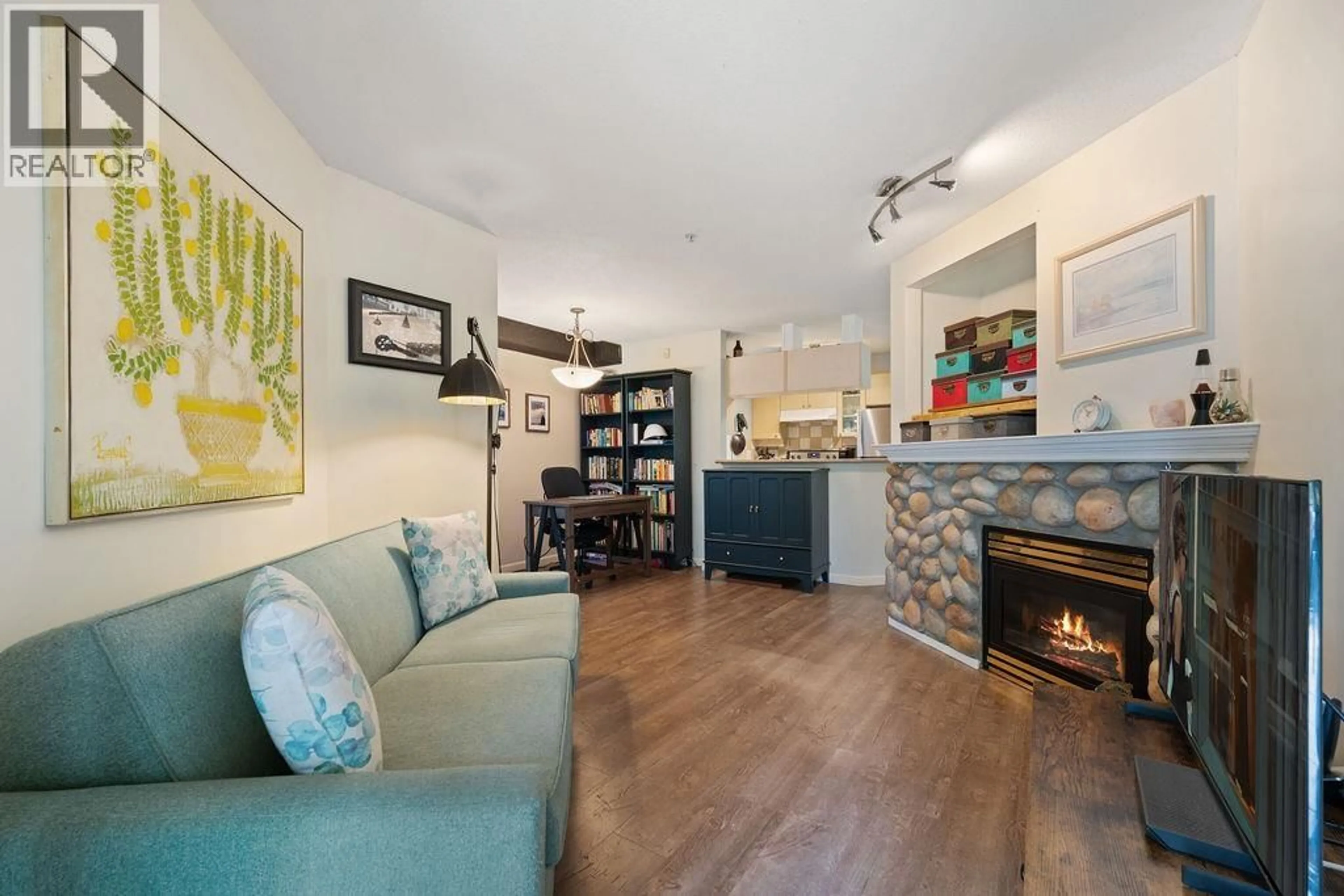 Living room with furniture, unknown for 132 - 5600 ANDREWS ROAD, Richmond British Columbia V7E6N1