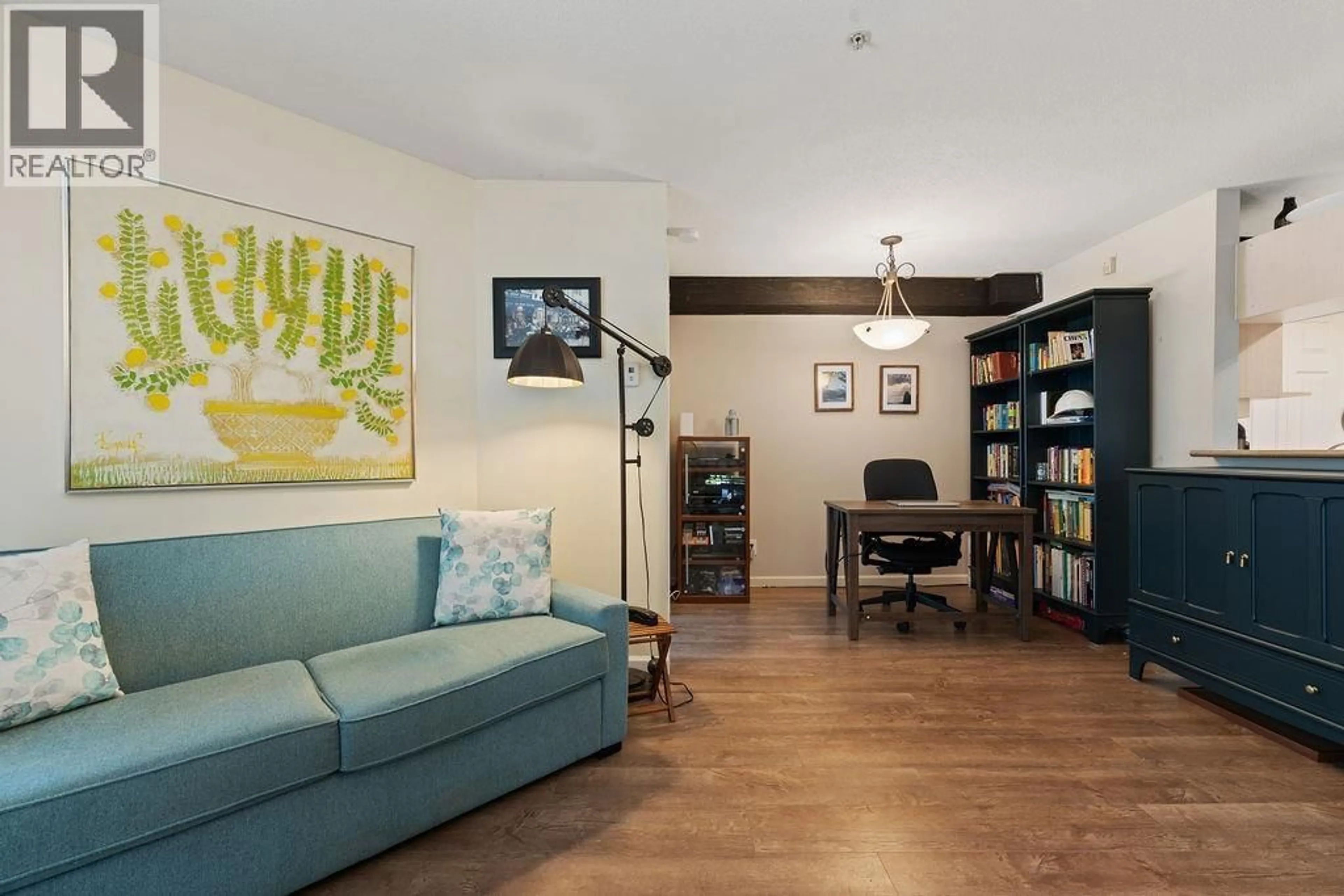 Living room with furniture, wood/laminate floor for 132 - 5600 ANDREWS ROAD, Richmond British Columbia V7E6N1