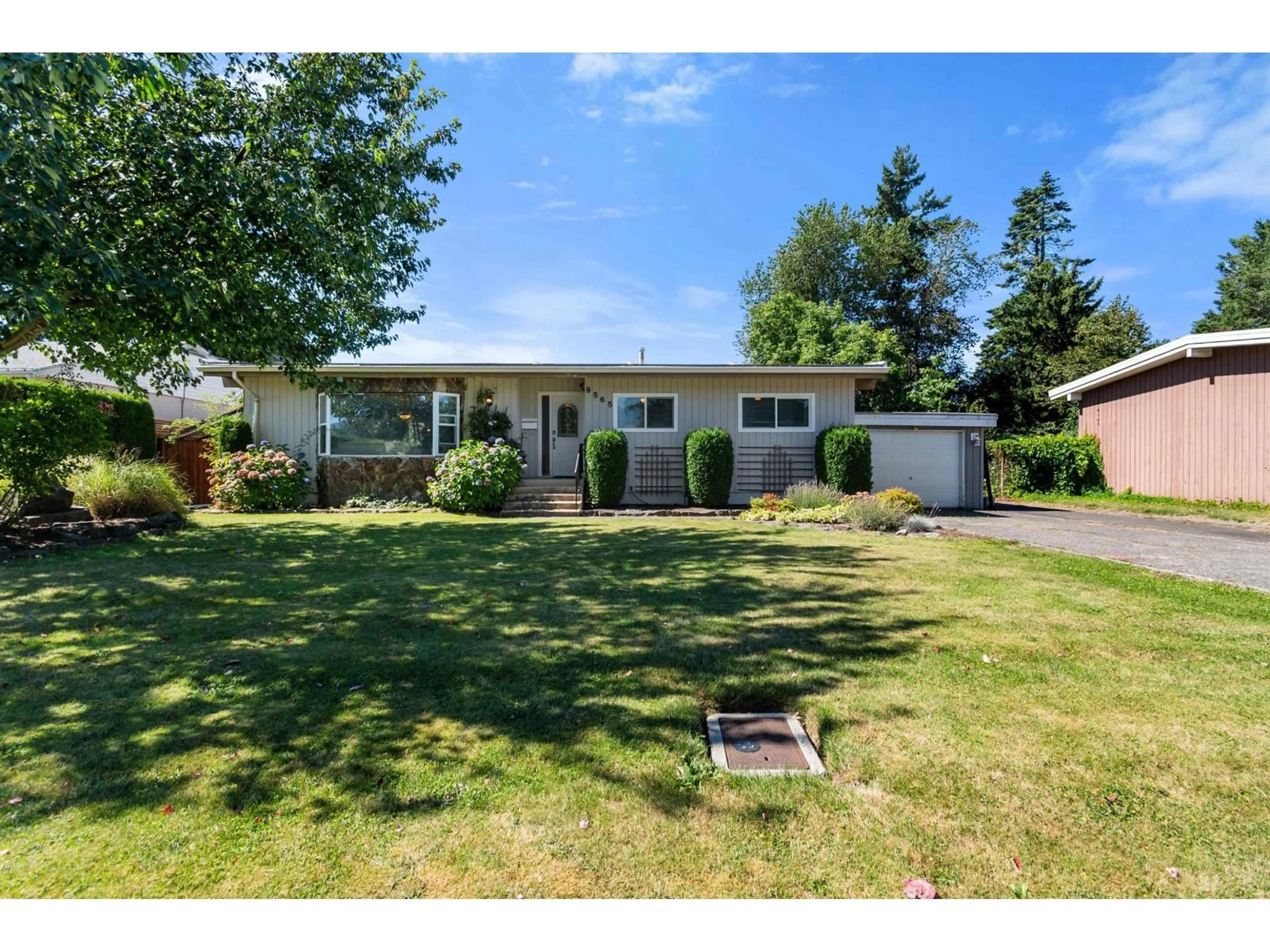 Home with vinyl exterior material, street for 9565 CARLETON STREET, Chilliwack British Columbia V2P6E2