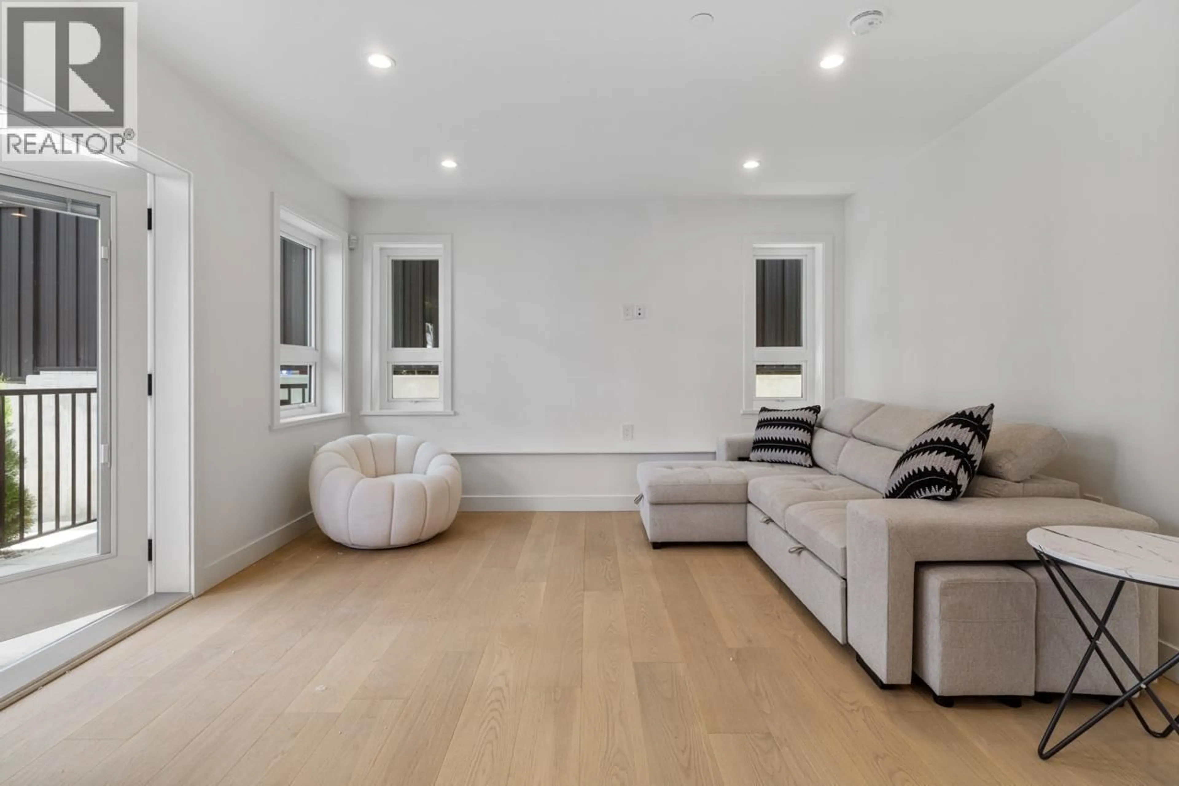 Living room with furniture, unknown for 2020 4TH AVENUE, Vancouver British Columbia V5N1K4