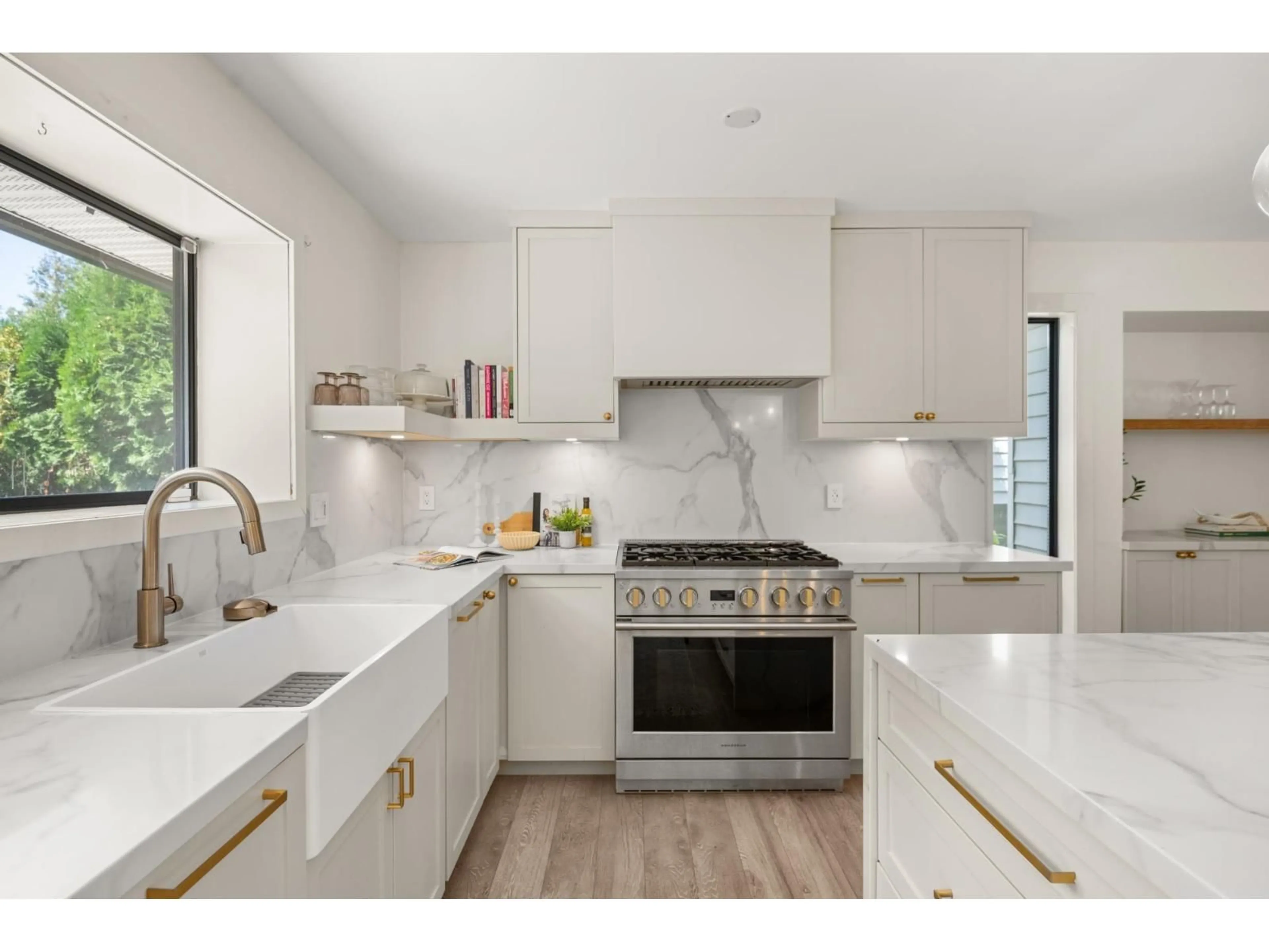 Open concept kitchen, ceramic/tile floor for 2865 GLENSHIEL, Abbotsford British Columbia V3G1G8