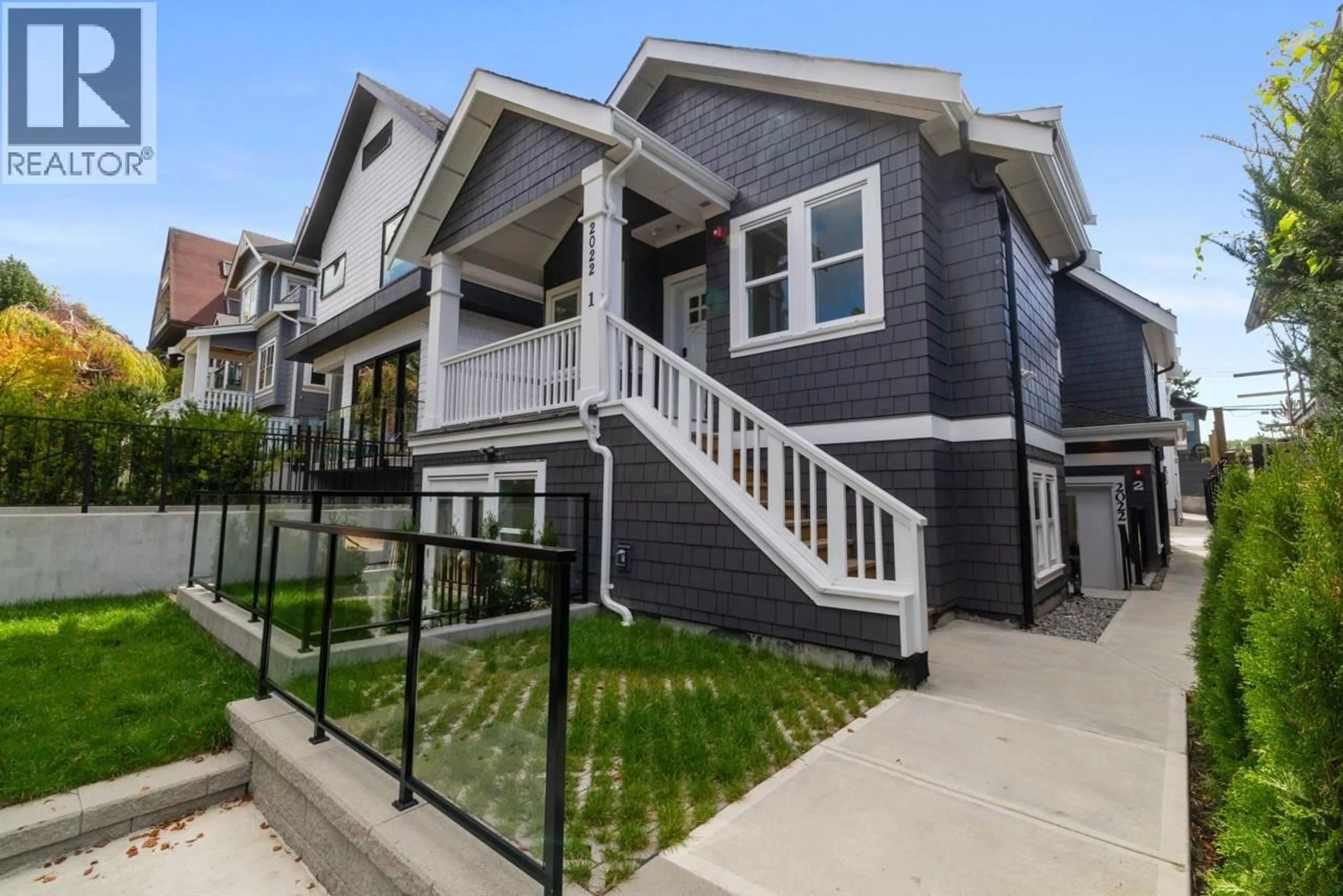 Home with vinyl exterior material, street for 1 - 2022 4TH AVENUE, Vancouver British Columbia V5N1K4