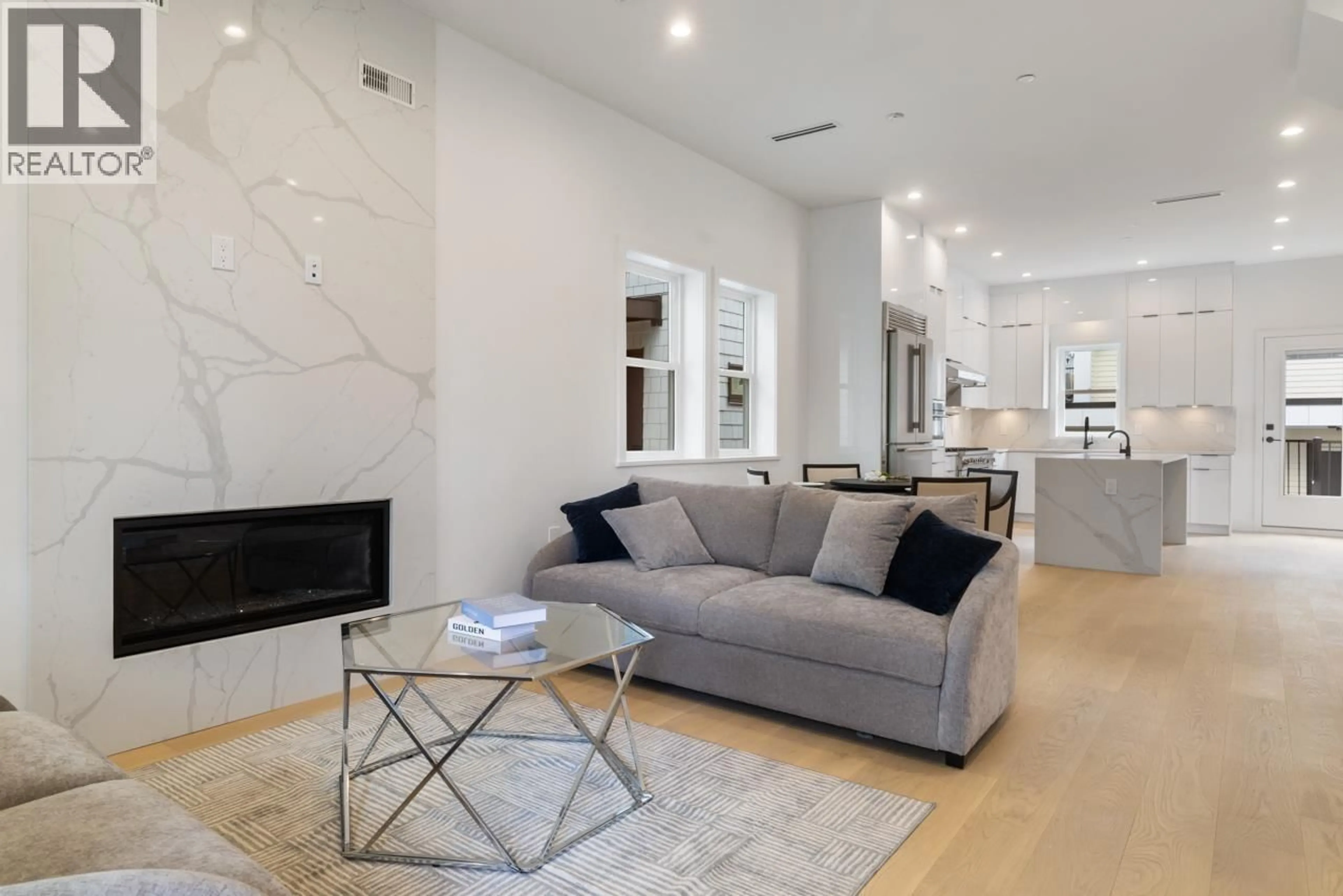 Living room with furniture, unknown for 1 - 2022 4TH AVENUE, Vancouver British Columbia V5N1K4