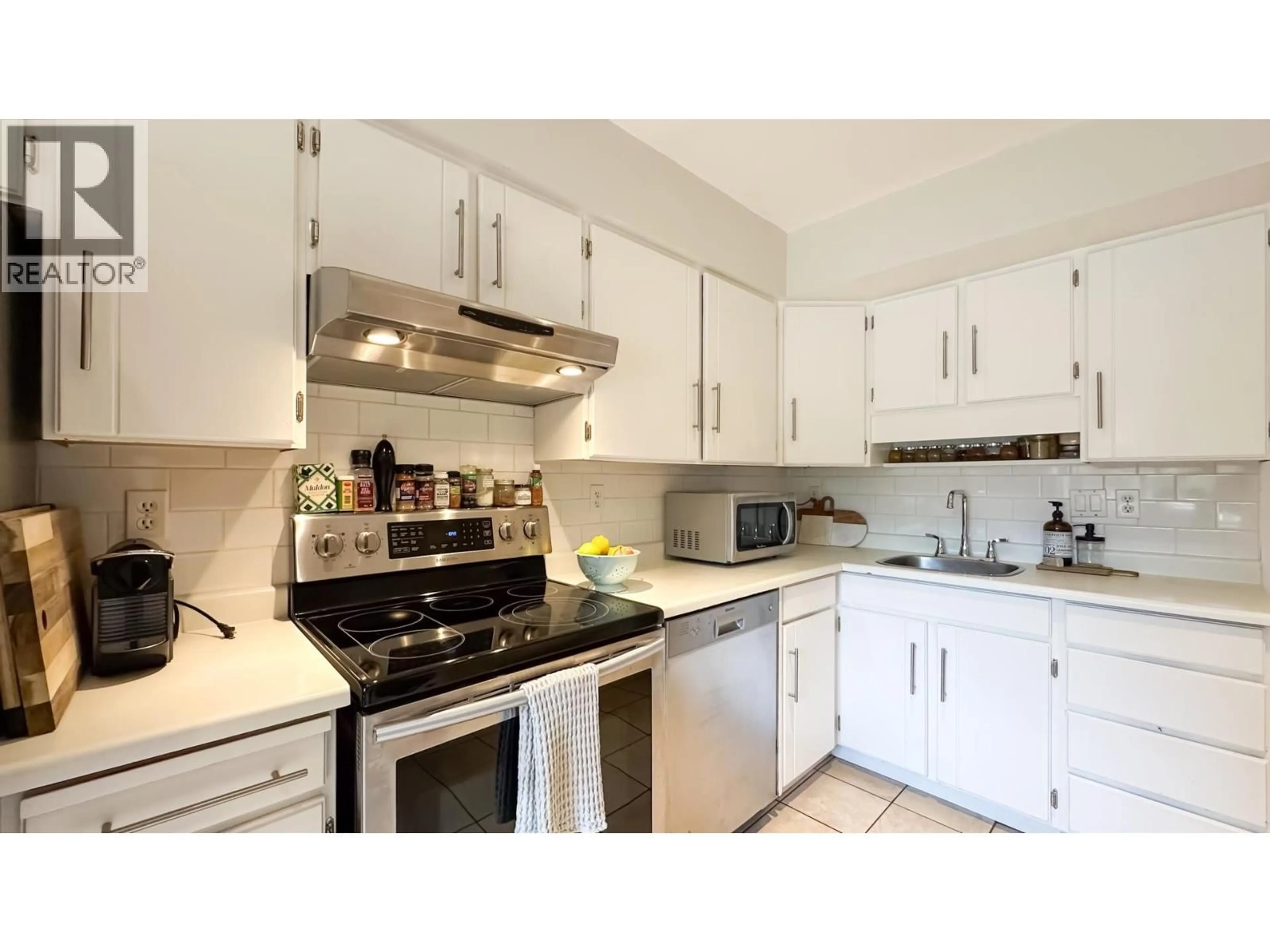 Standard kitchen, unknown for 45 - 9111 NO. 5 ROAD, Richmond British Columbia V7A4N3