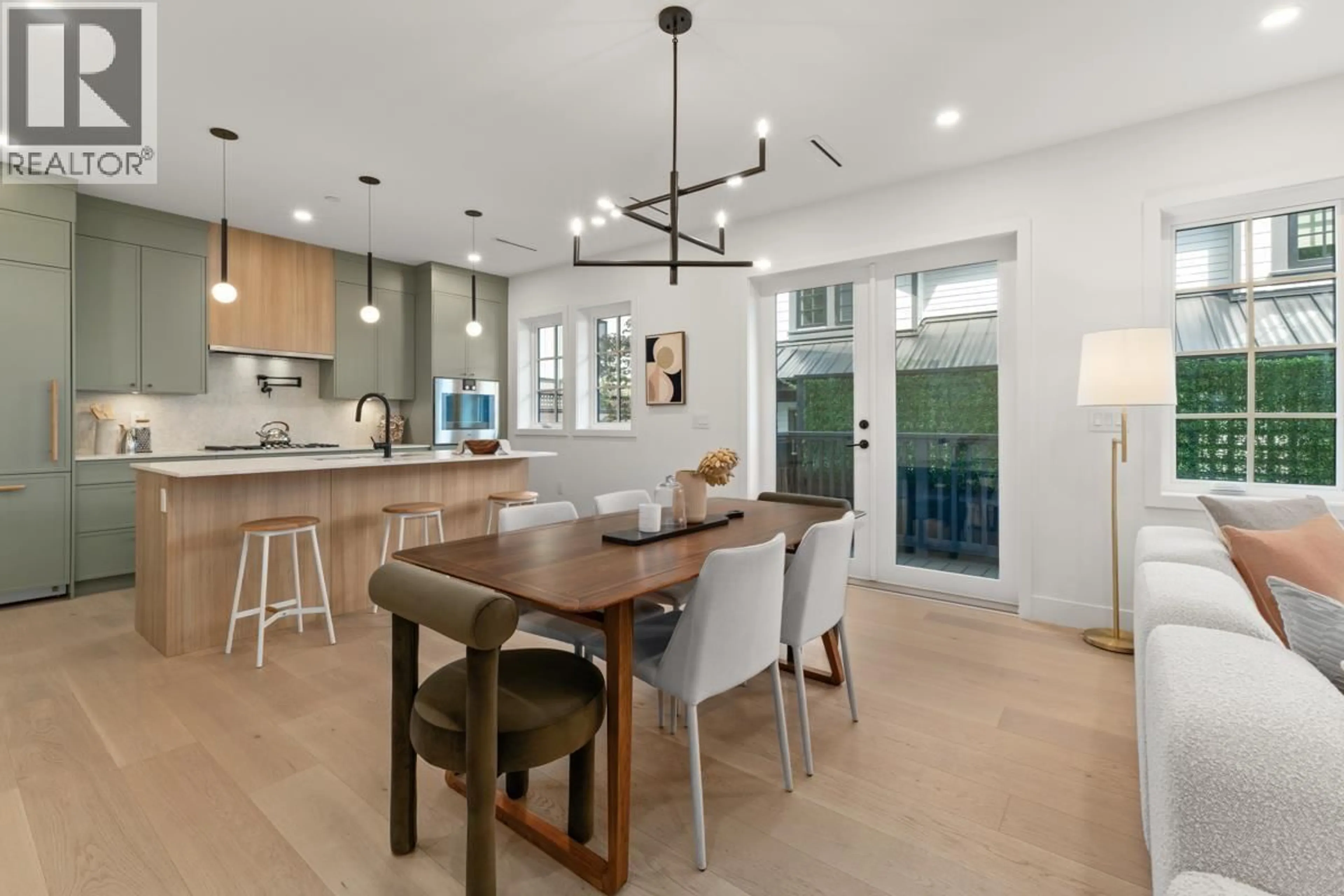 Open concept kitchen, ceramic/tile floor for 231 15TH AVENUE, Vancouver British Columbia V5Y1Y1