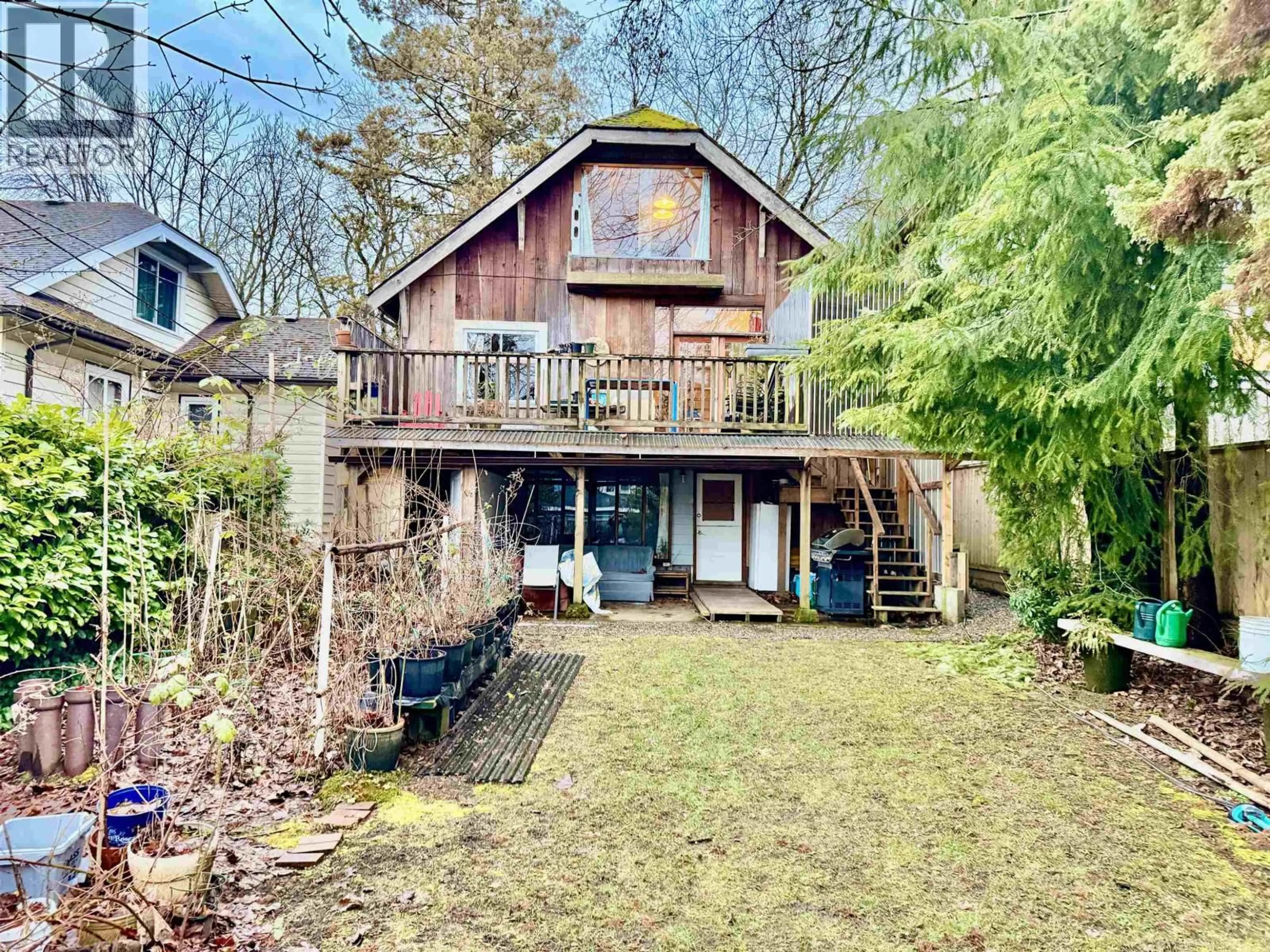 A pic from outside/outdoor area/front of a property/back of a property/a pic from drone, unknown for 3813 15TH AVENUE, Vancouver British Columbia V6R3A1