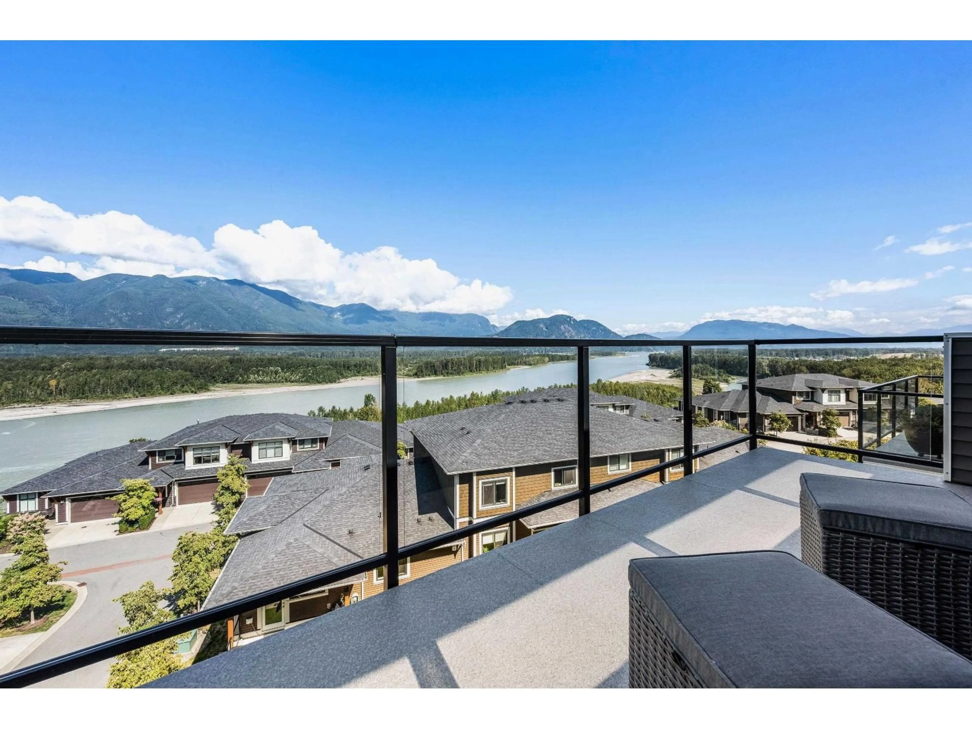 A pic from outside/outdoor area/front of a property/back of a property/a pic from drone, water/lake/river/ocean view for 45 - 43685 CHILLIWACK MOUNTAIN ROAD, Chilliwack British Columbia V2R0X5