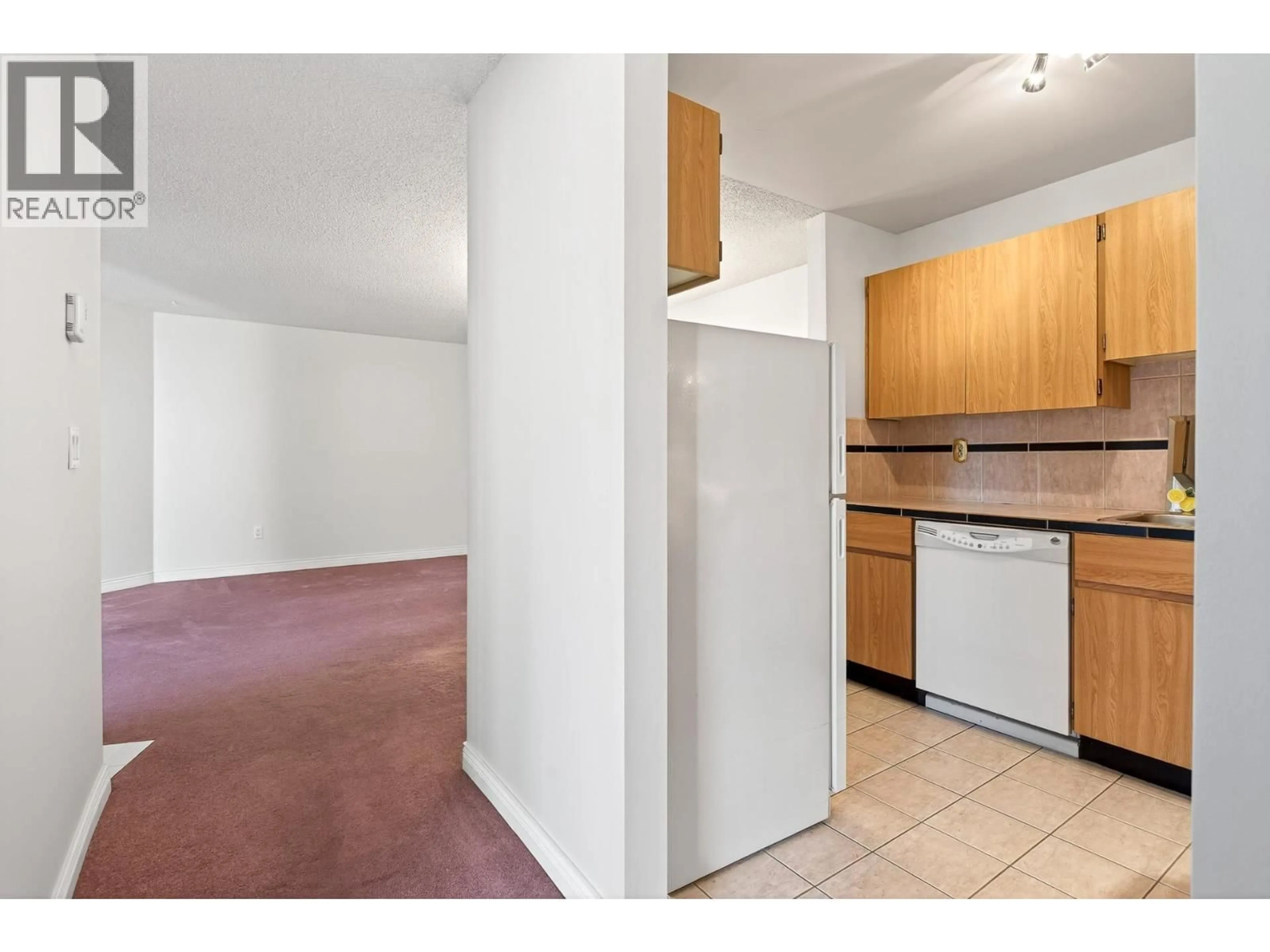 Standard kitchen, floor is not visible for 305 - 615 NORTH ROAD, Coquitlam British Columbia V3J1P1
