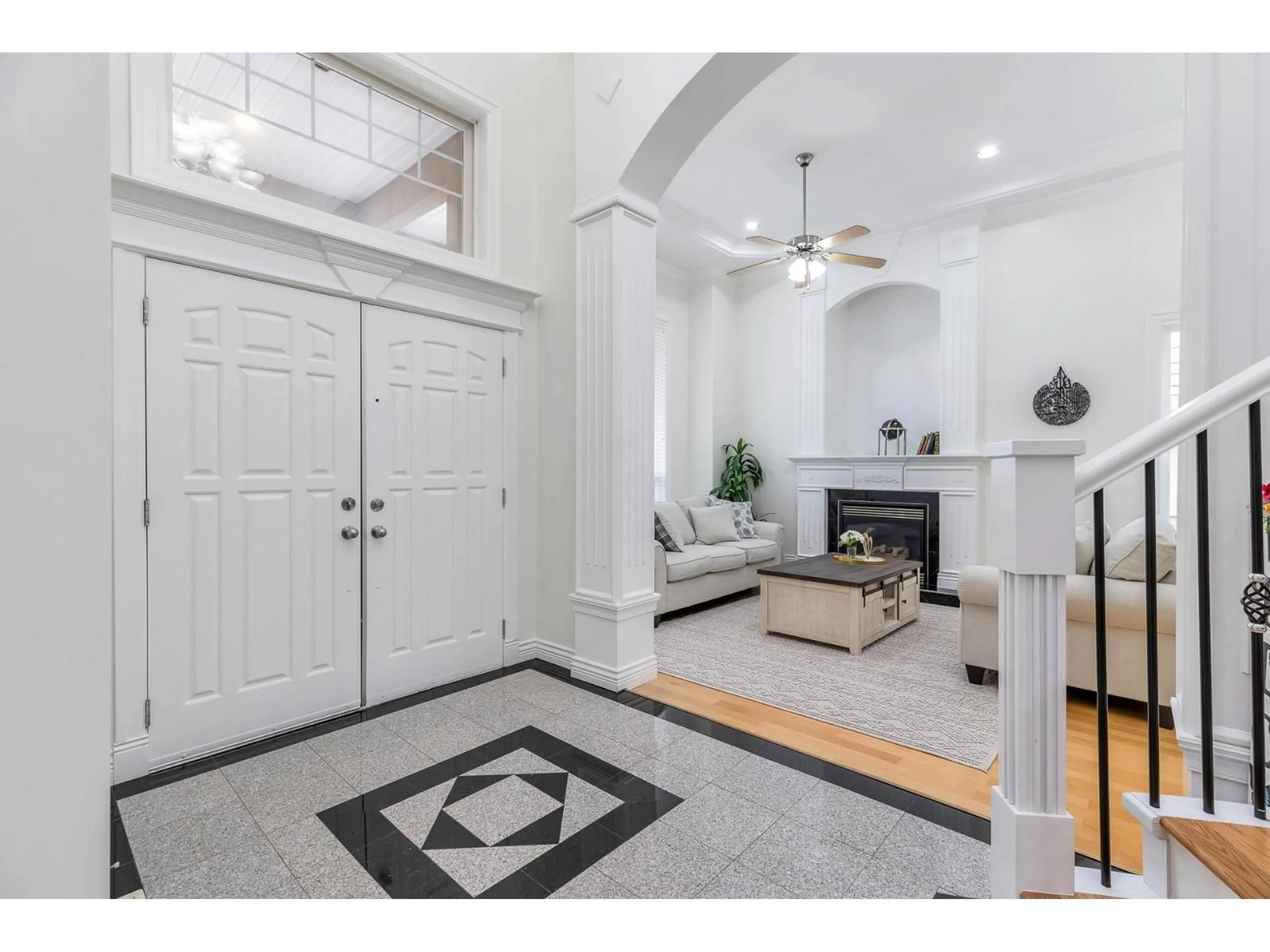Indoor entryway for 16488 104A, Surrey British Columbia V4N5S6