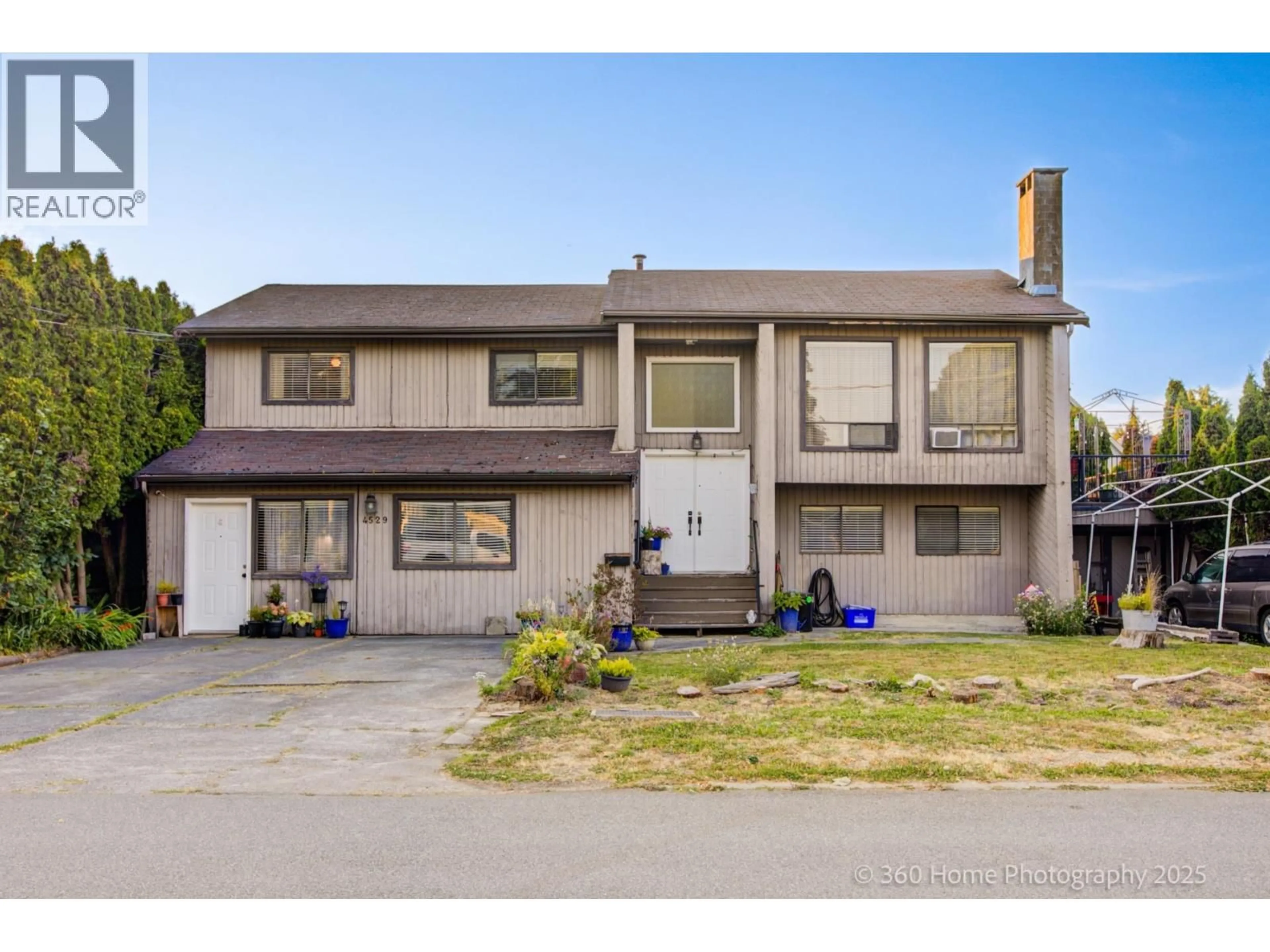 Home with vinyl exterior material, street for 4529 SAVOY STREET, Delta British Columbia V4K1P4