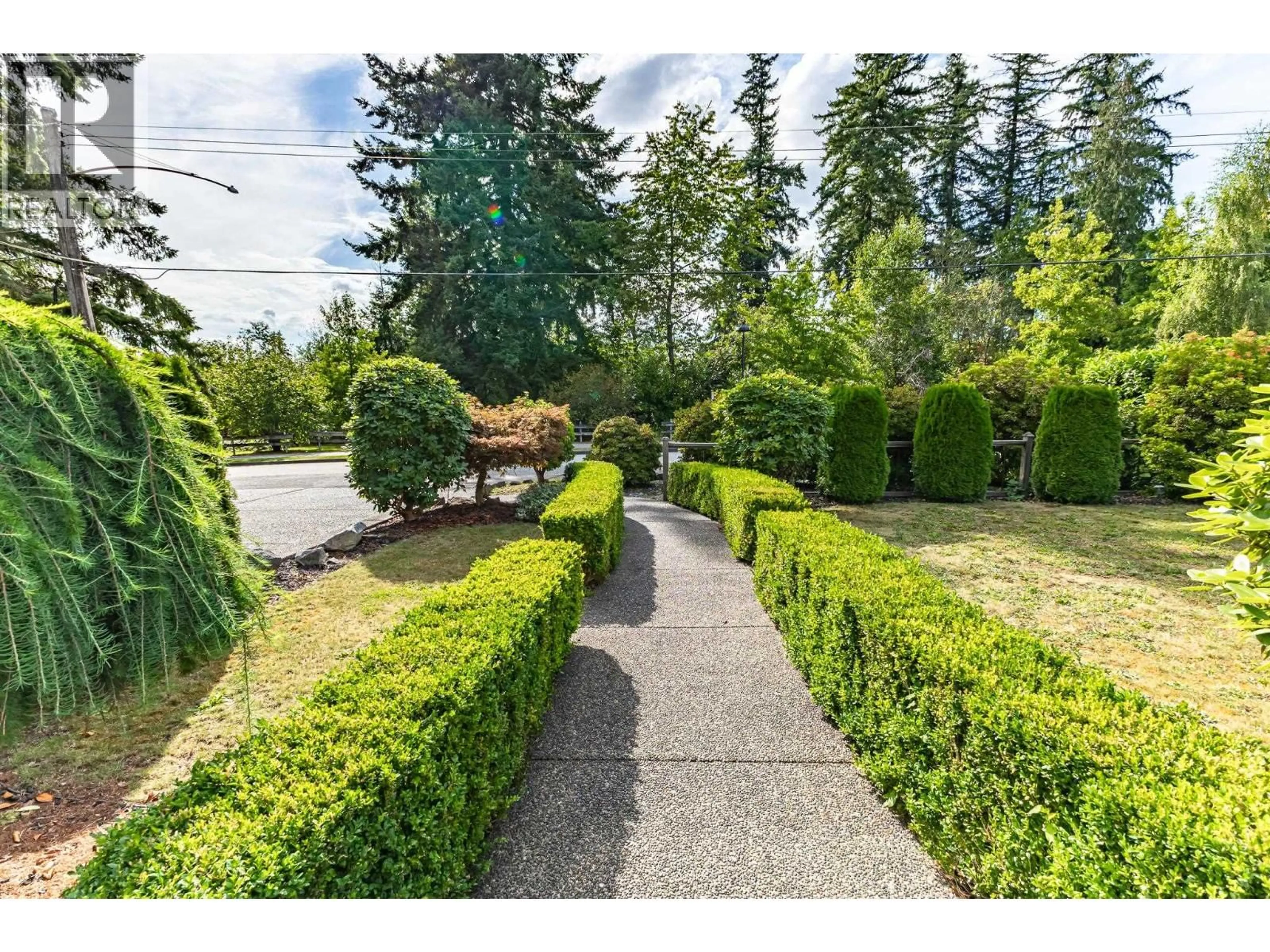 A pic from outside/outdoor area/front of a property/back of a property/a pic from drone, street for 605 LAURENTIAN CRESCENT, Coquitlam British Columbia V3J6H3