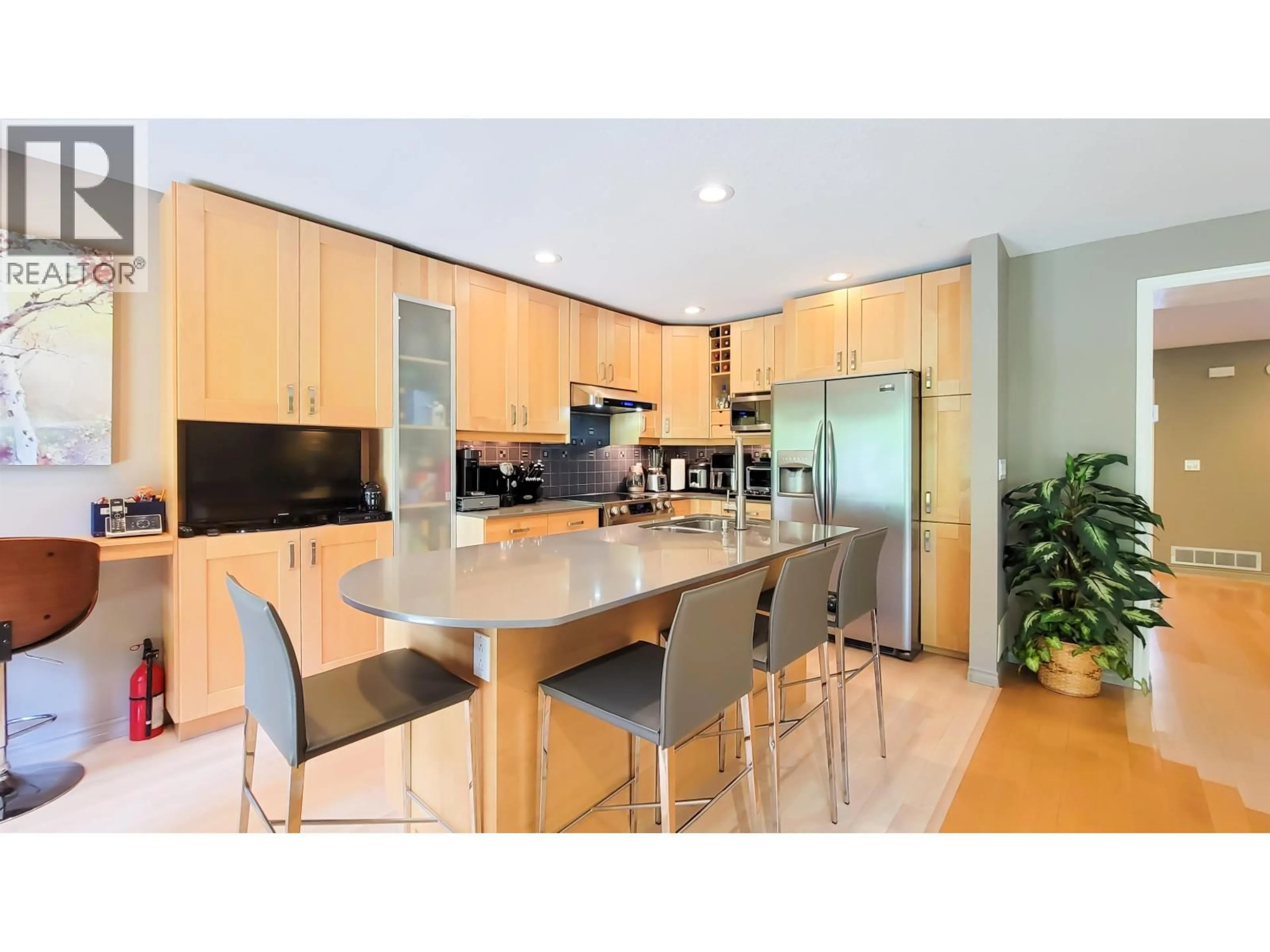Contemporary kitchen, unknown for 2 - 3300 PLATEAU BOULEVARD, Coquitlam British Columbia V3E3L6