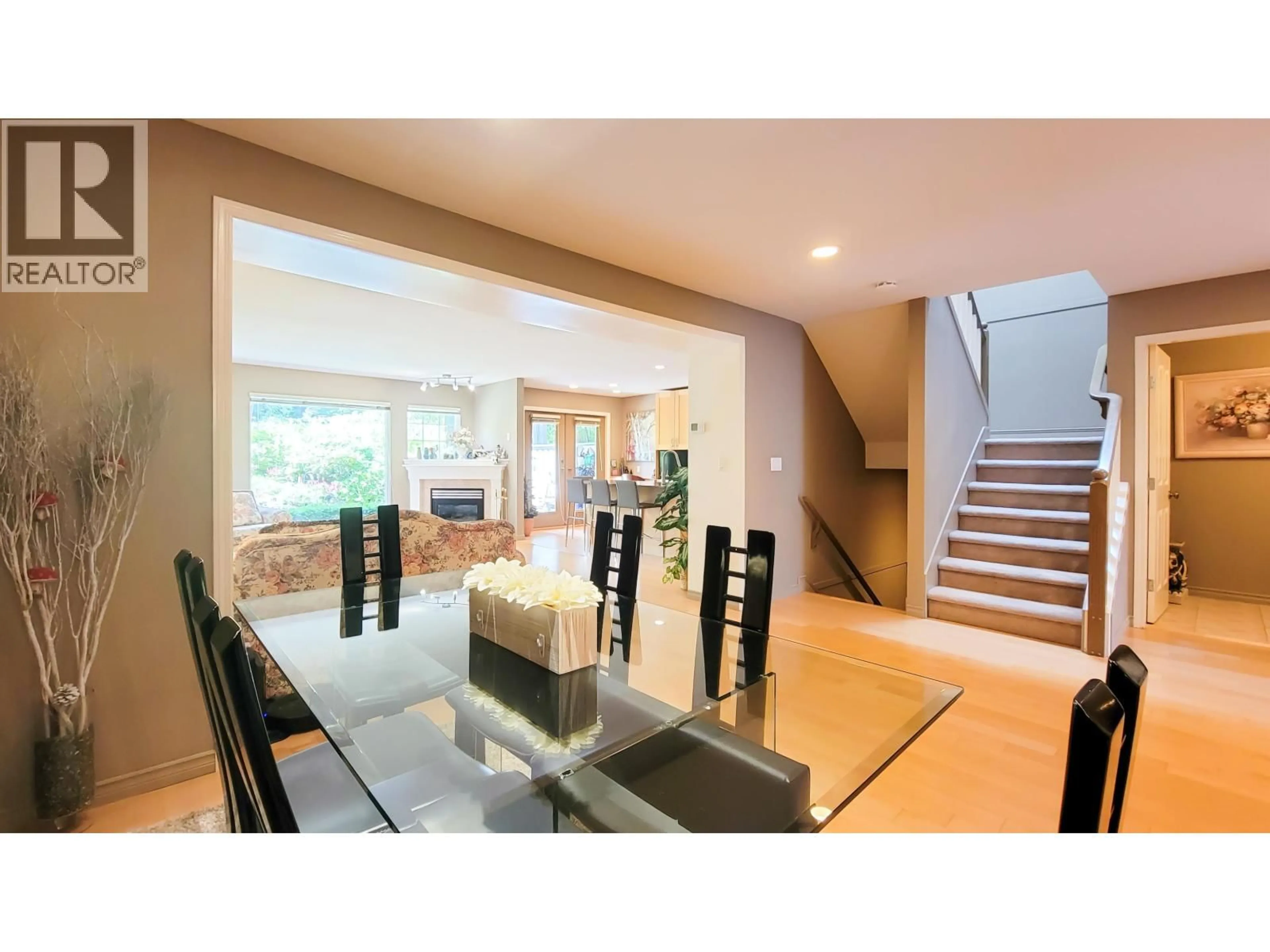 Unknown for 2 - 3300 PLATEAU BOULEVARD, Coquitlam British Columbia V3E3L6