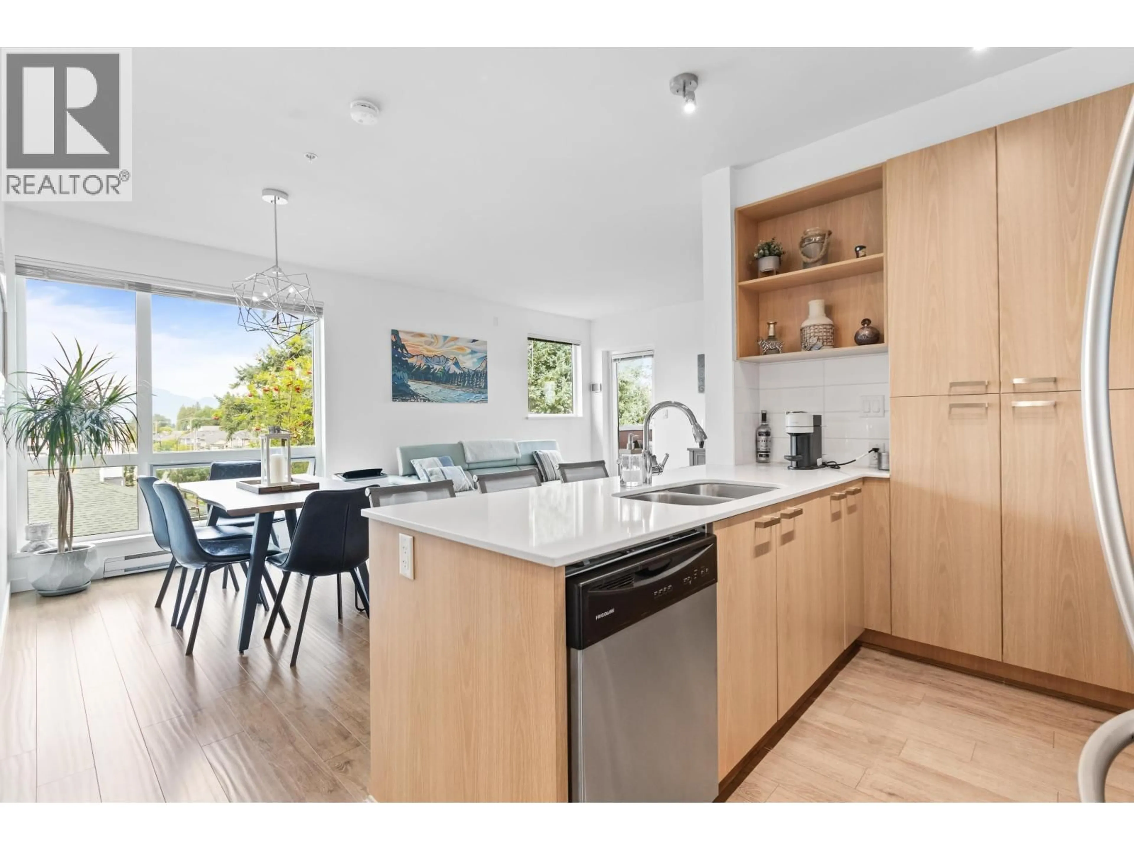 Open concept kitchen, unknown for 307 - 20331 DEWDNEY TRUNK ROAD, Maple Ridge British Columbia V2X3C9