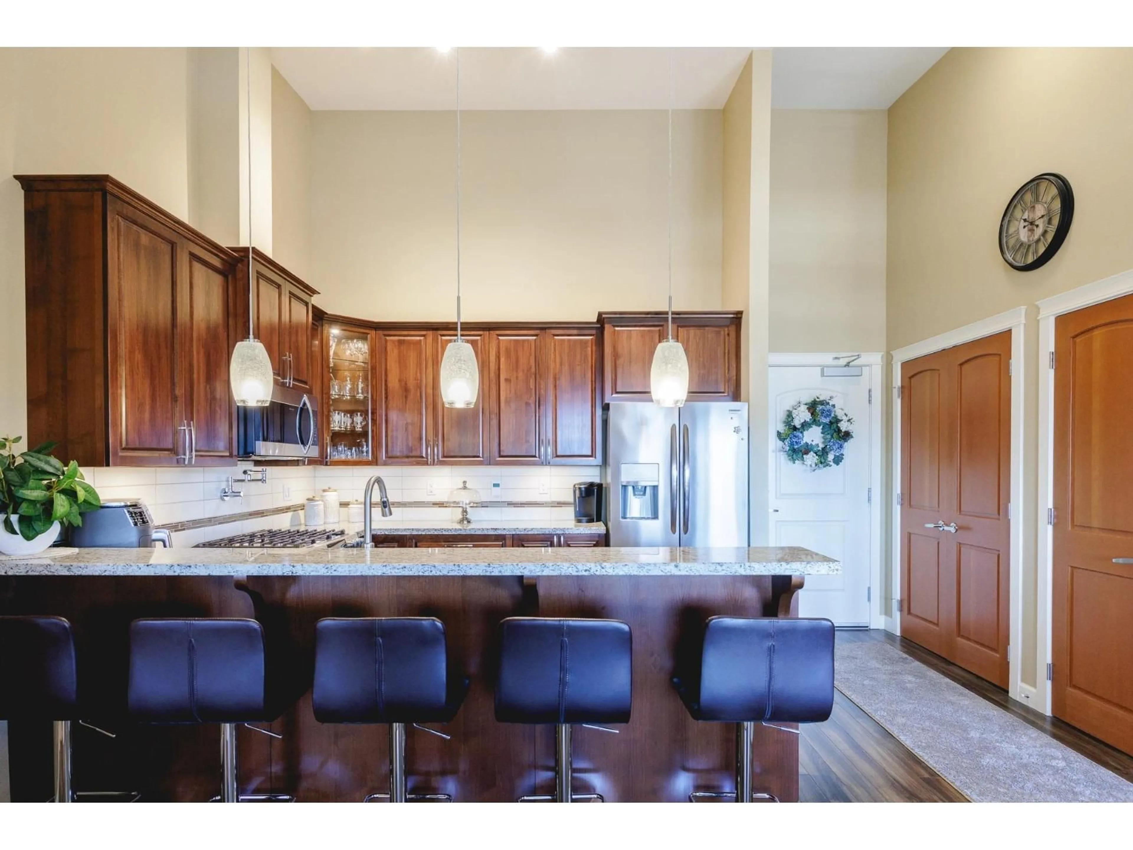 Open concept kitchen, unknown for 618 - 32445 SIMON, Abbotsford British Columbia V2T0G7
