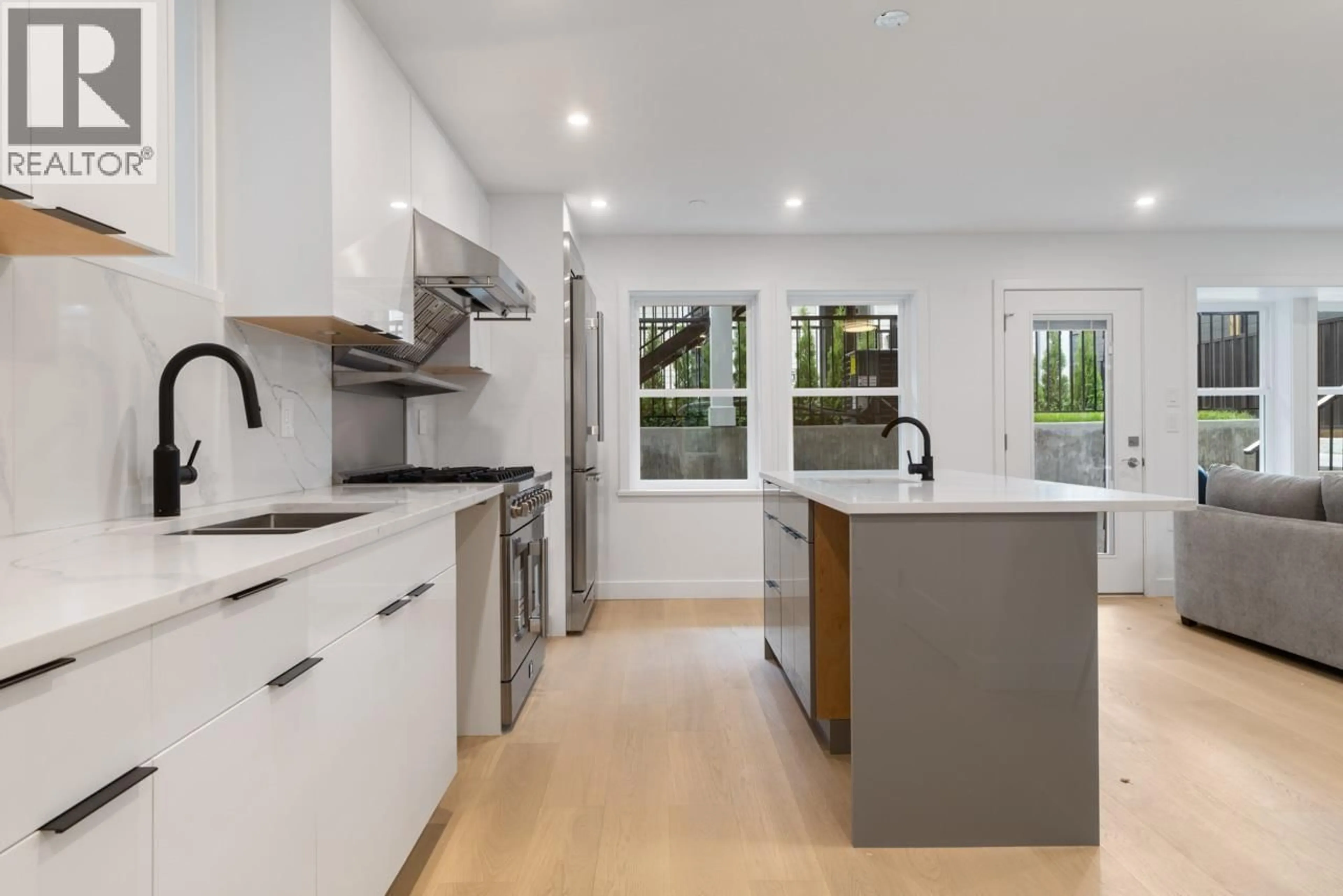 Open concept kitchen, unknown for 2 - 2022 4TH AVENUE, Vancouver British Columbia V5N1K4