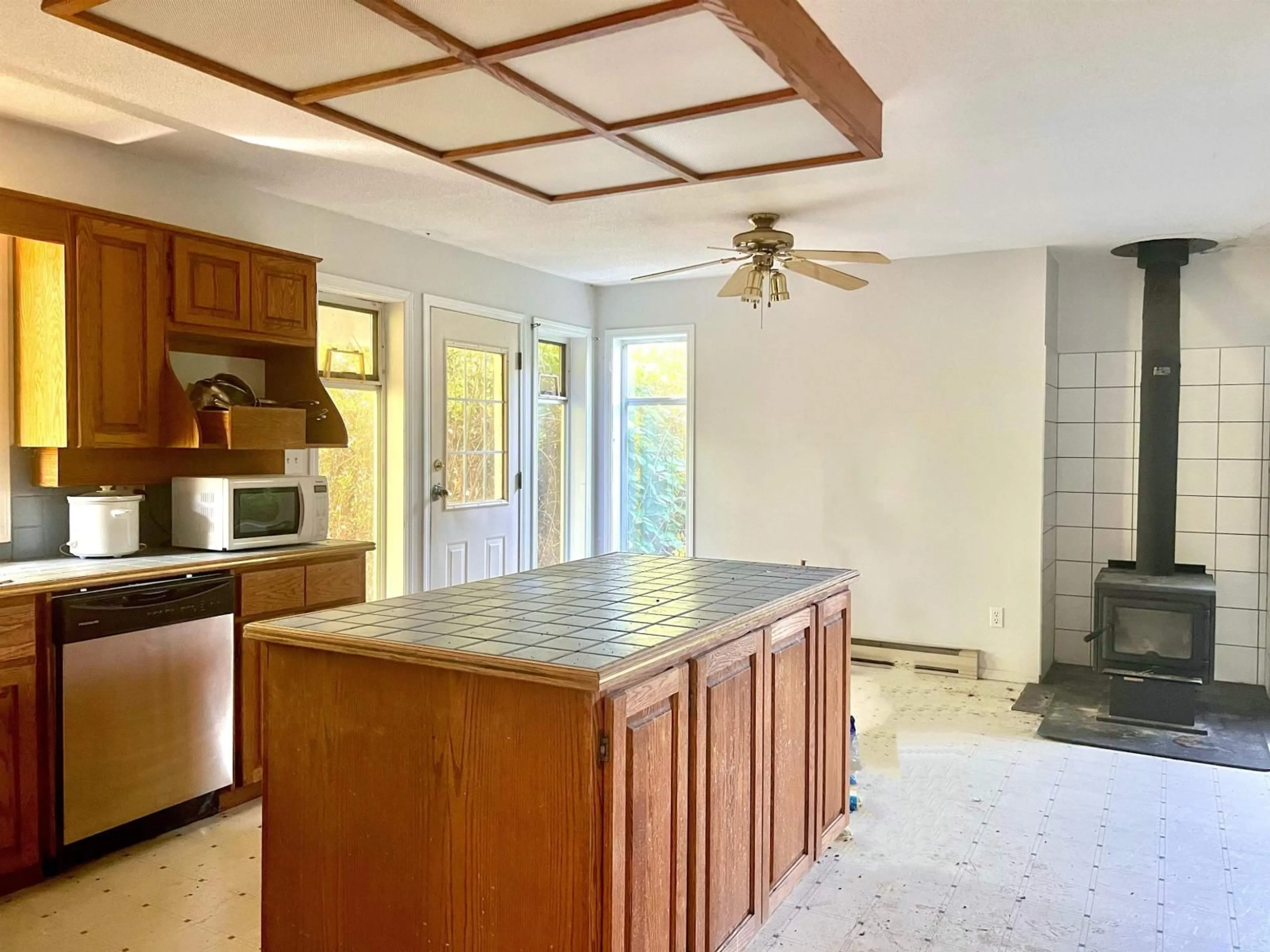 Open concept kitchen, ceramic/tile floor for 349 KENNEDY ROAD, Harrison Mills British Columbia V0M1A0